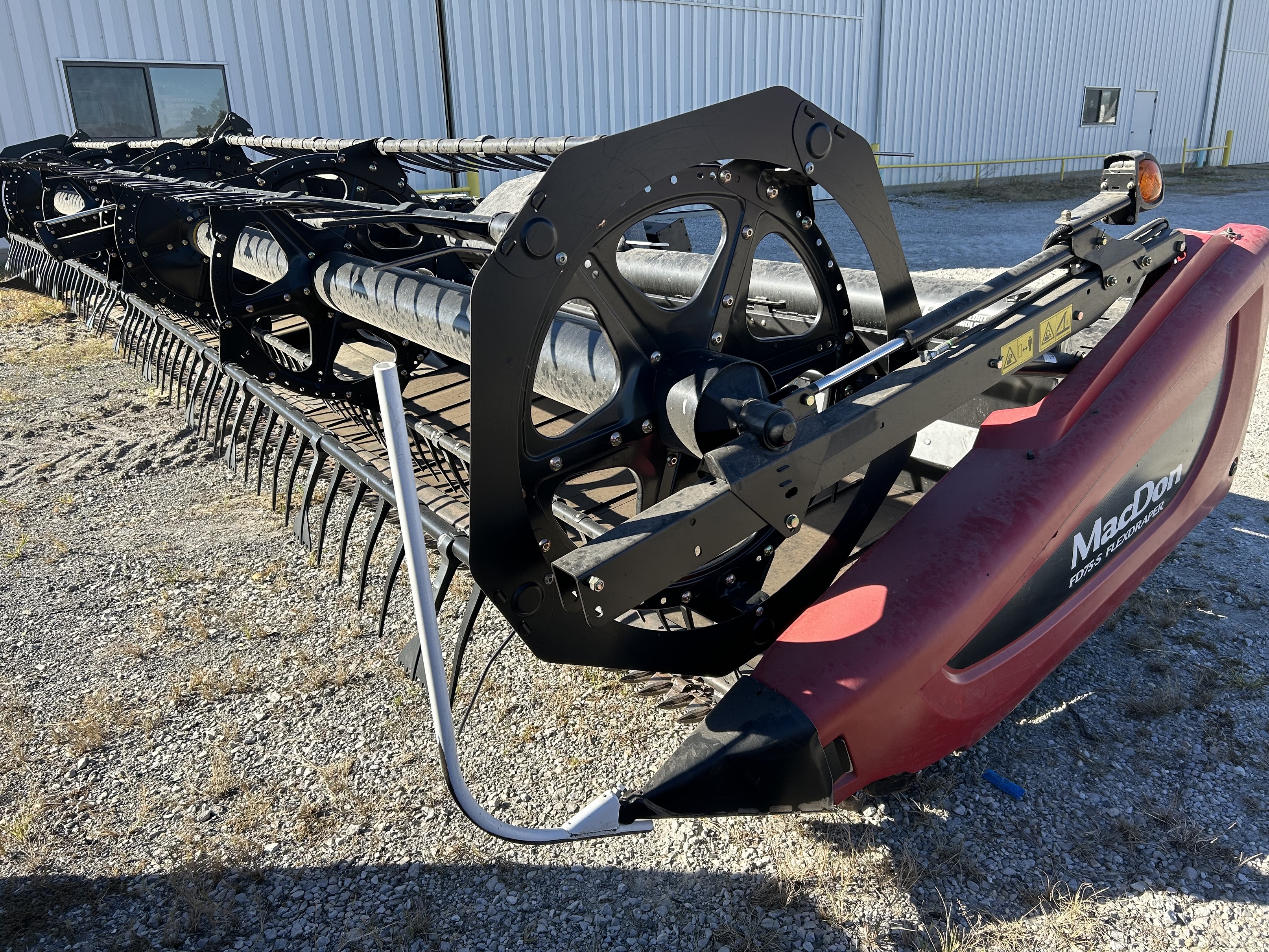 2014 MacDon FD75-30 Header Combine