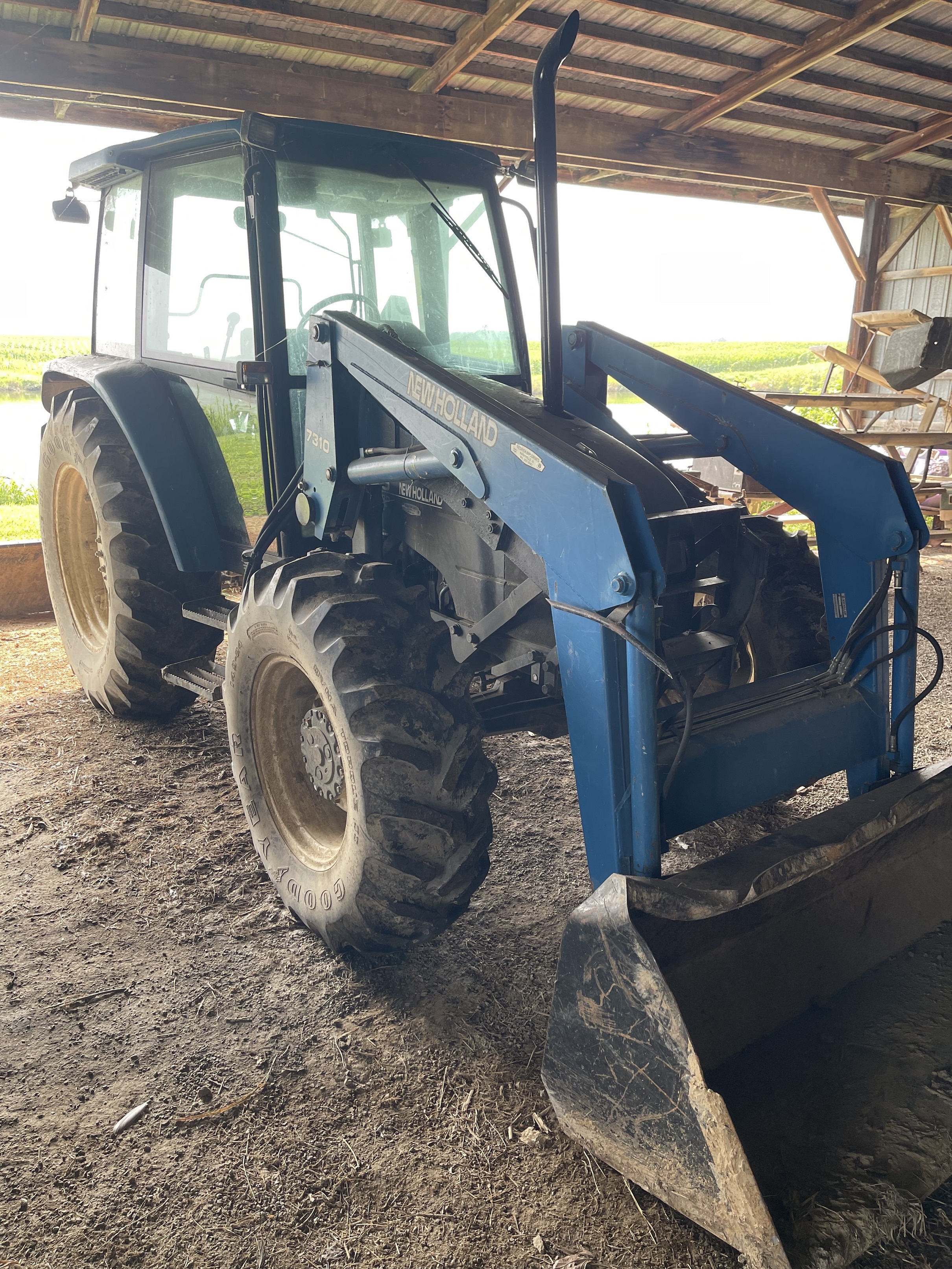 New Holland 6635 Tractor