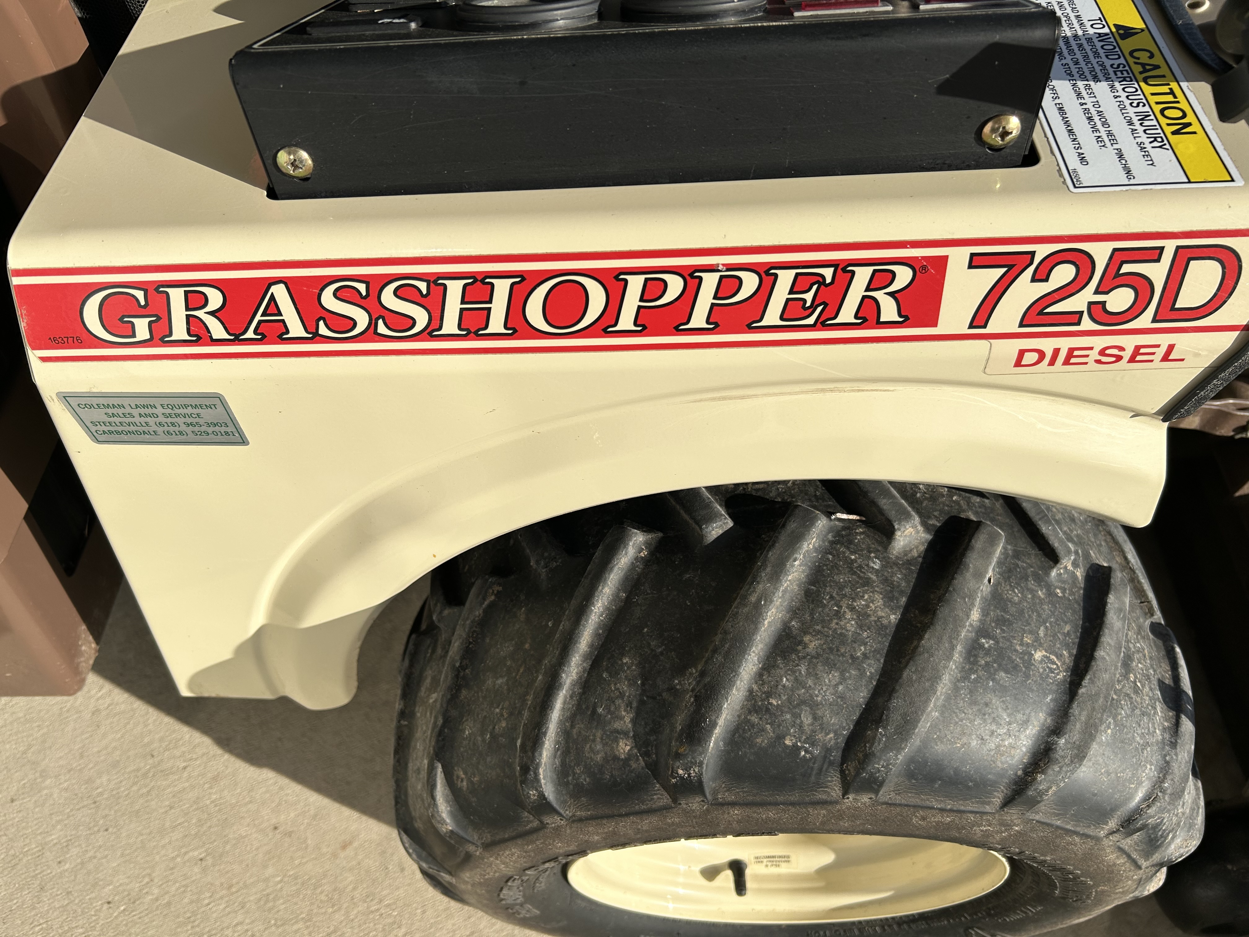 2017 Grasshopper 725DT Mower/Front Deck