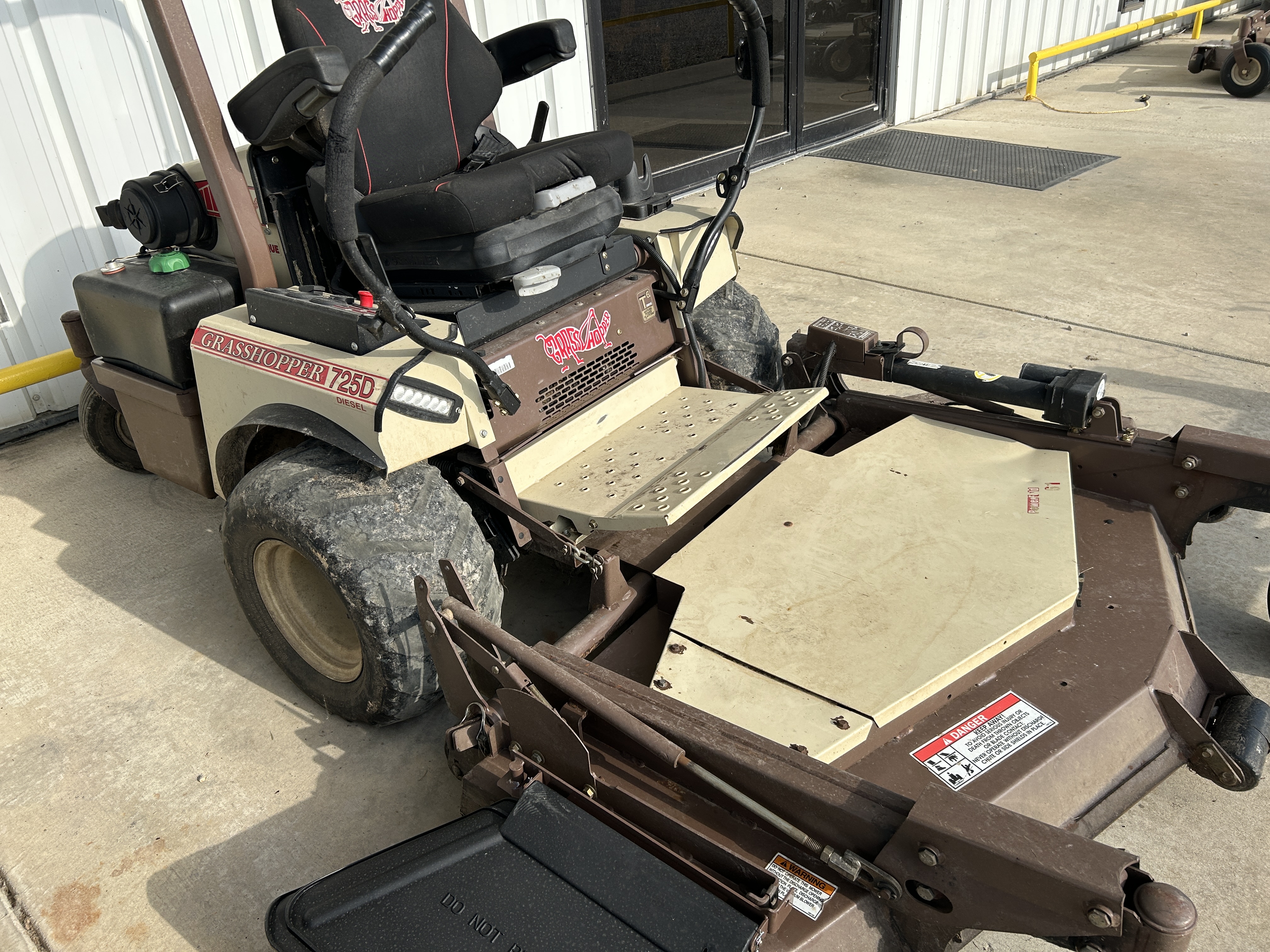 2020 Grasshopper 725DT Mower/Front Deck