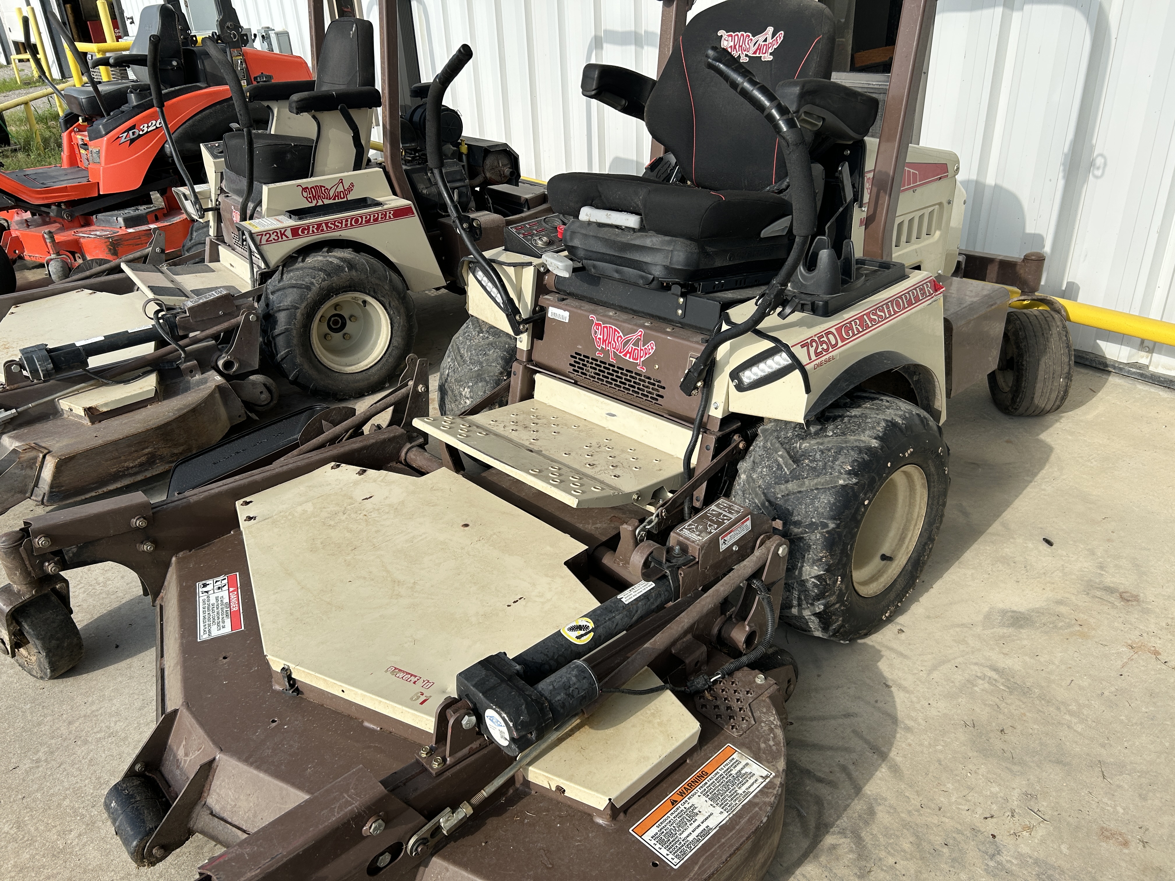 2020 Grasshopper 725DT Mower/Front Deck