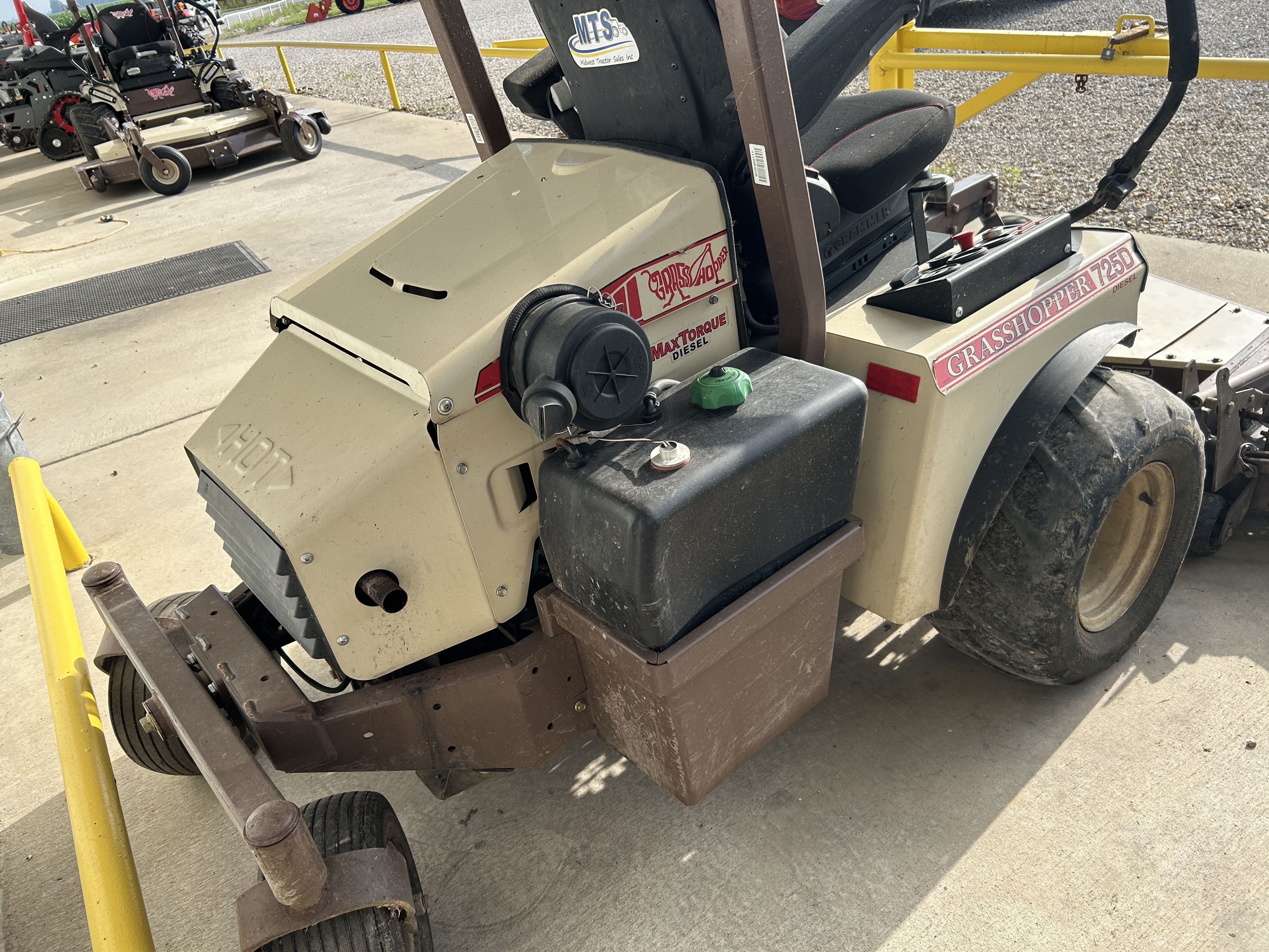 2020 Grasshopper 725DT Mower/Front Deck