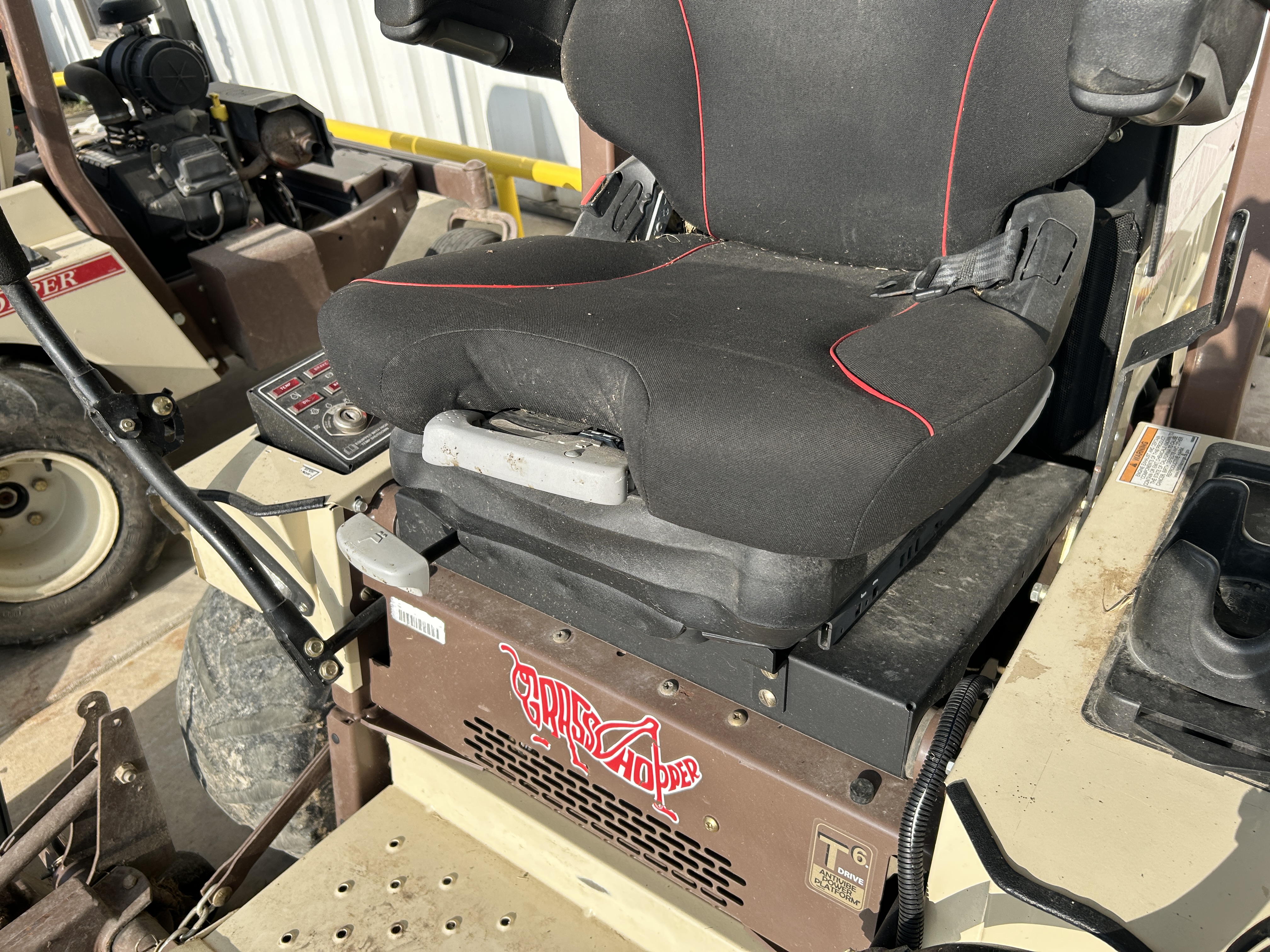 2020 Grasshopper 725DT Mower/Front Deck