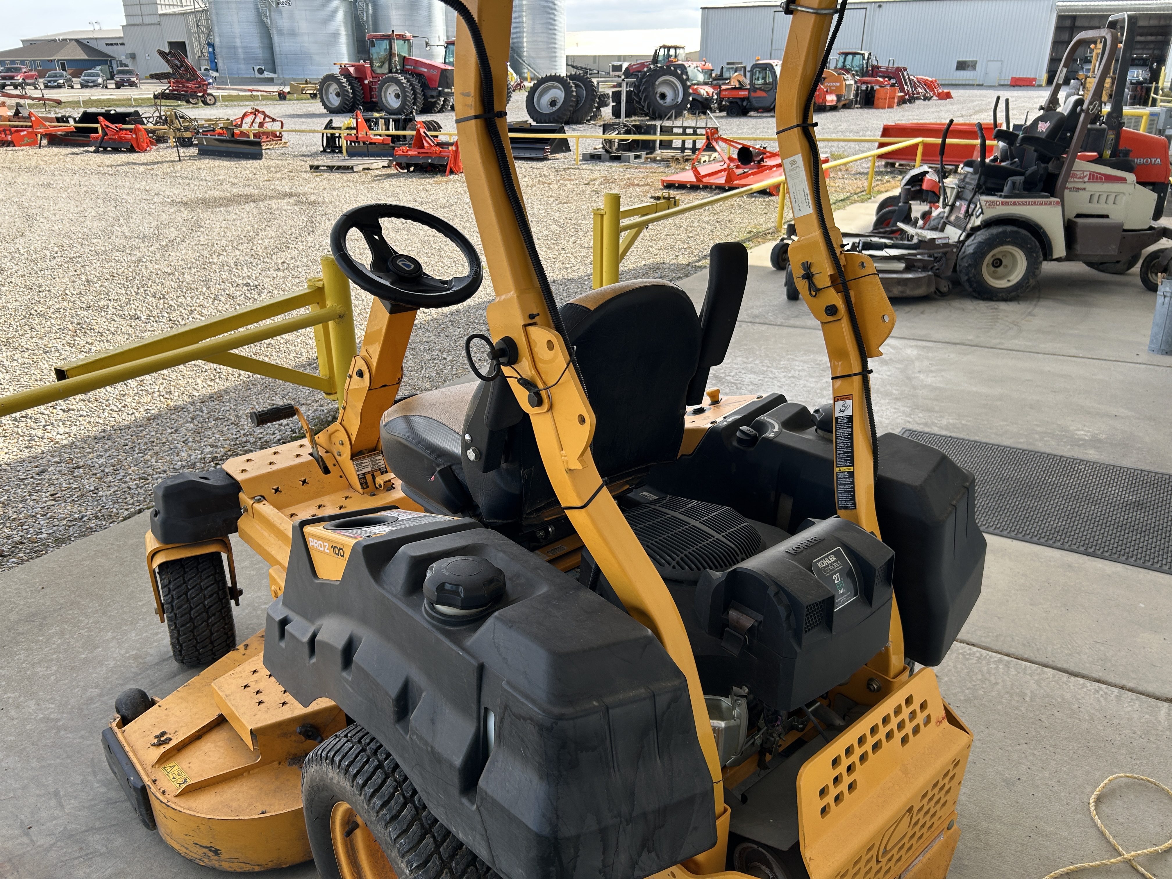 2016 Cub Cadet Pro Z 100 Mower/Zero Turn