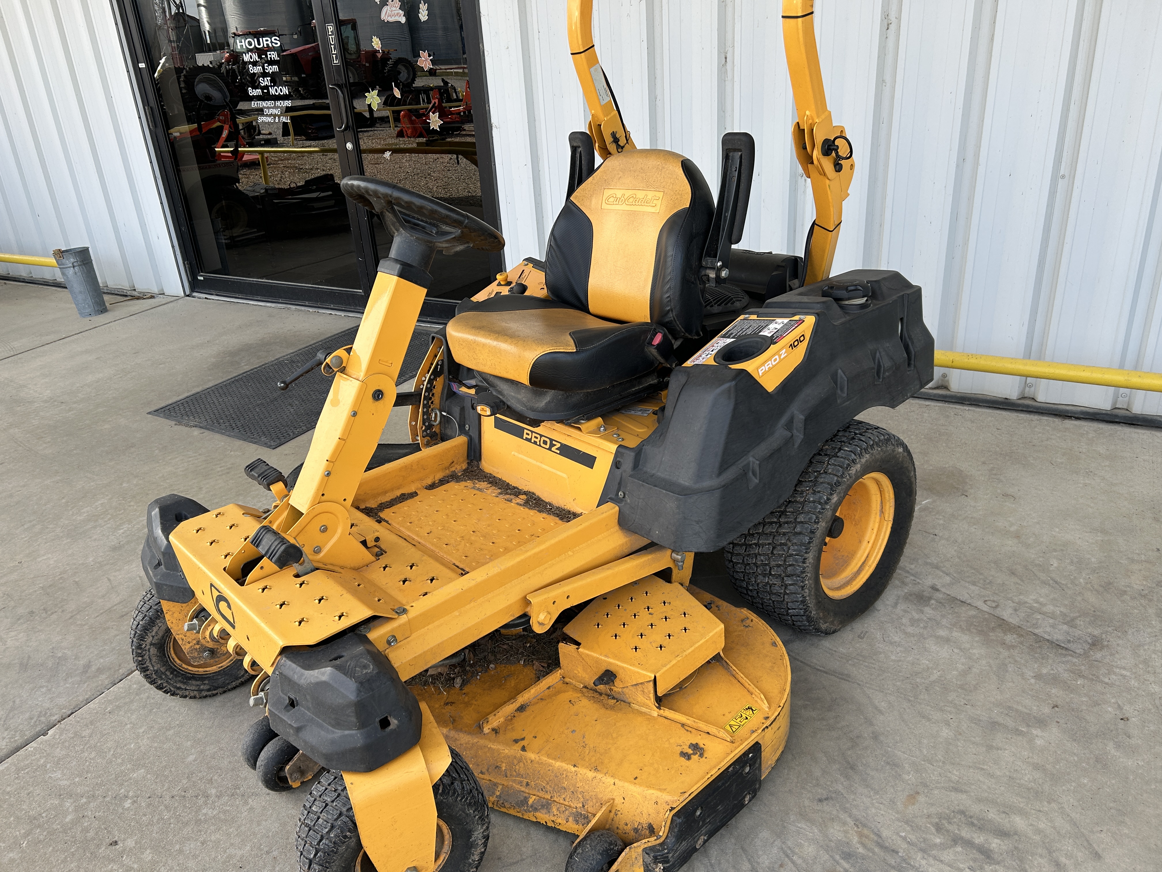 2016 Cub Cadet Pro Z 100 Mower/Zero Turn