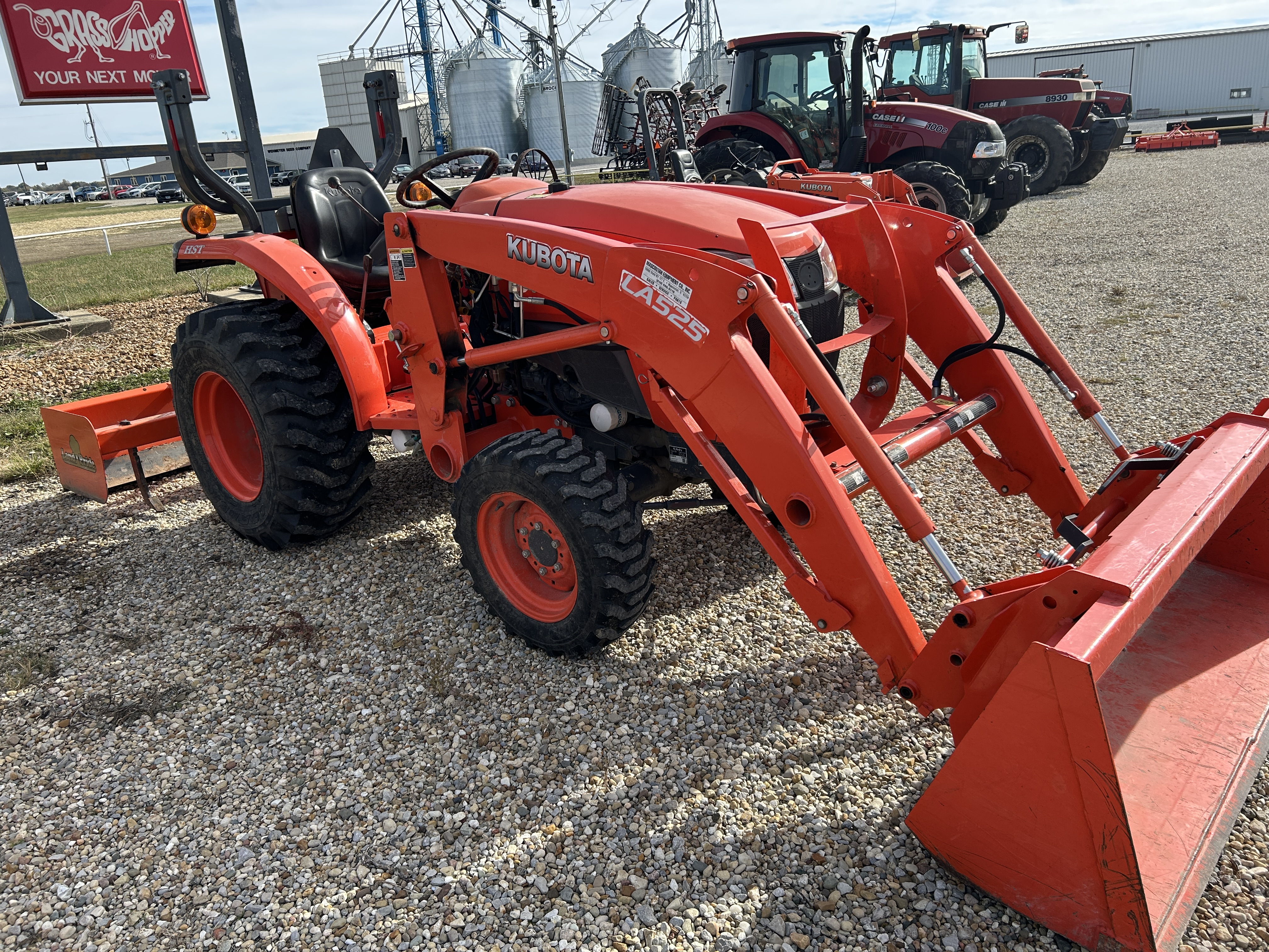 2017 Kubota L3301 Tractor
