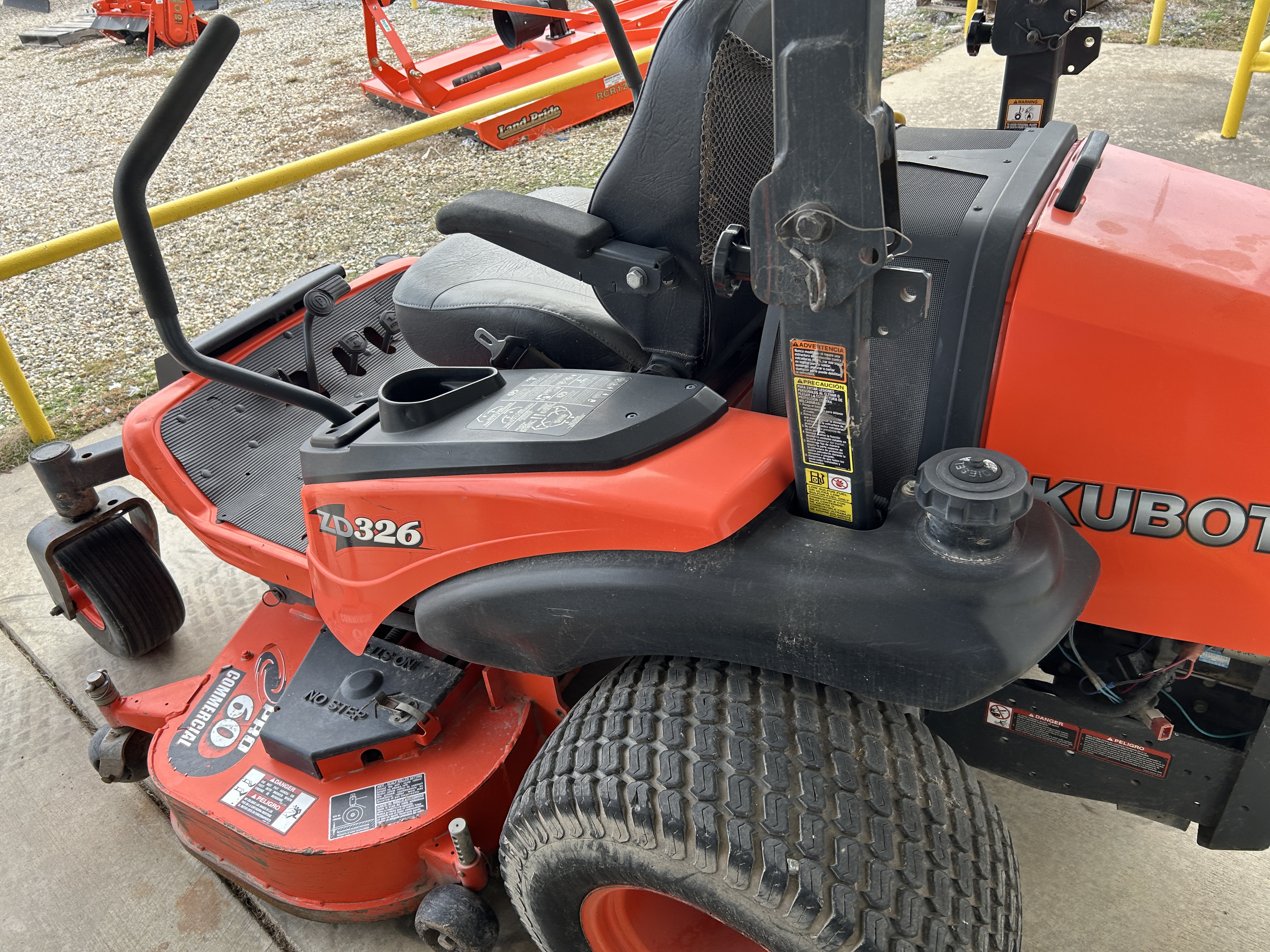 2013 Kubota ZD326 Mower/Zero Turn