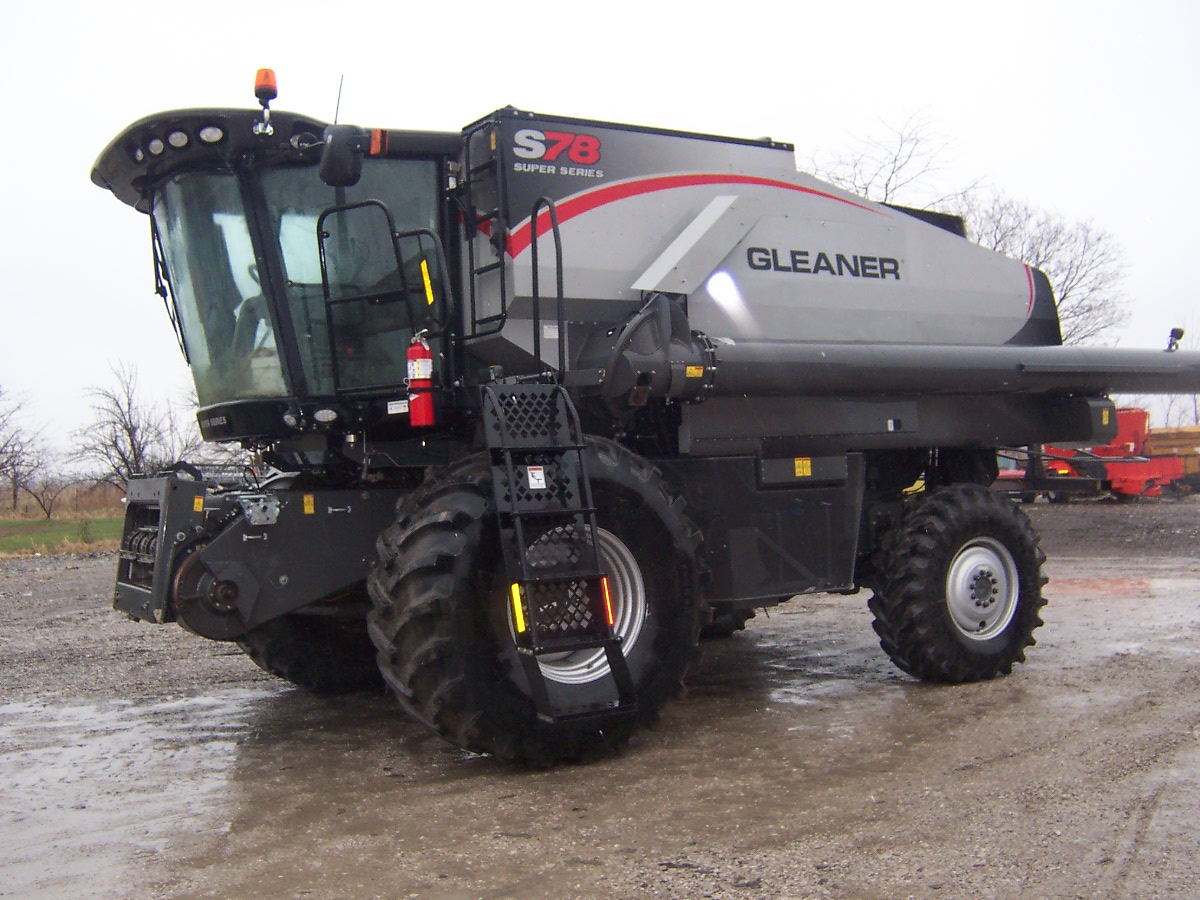 2014 AGCO Gleaner S78 Combine