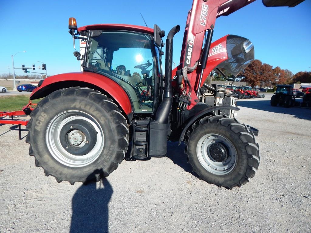 2016 Case IH Maxxum 125 T4B Tractor