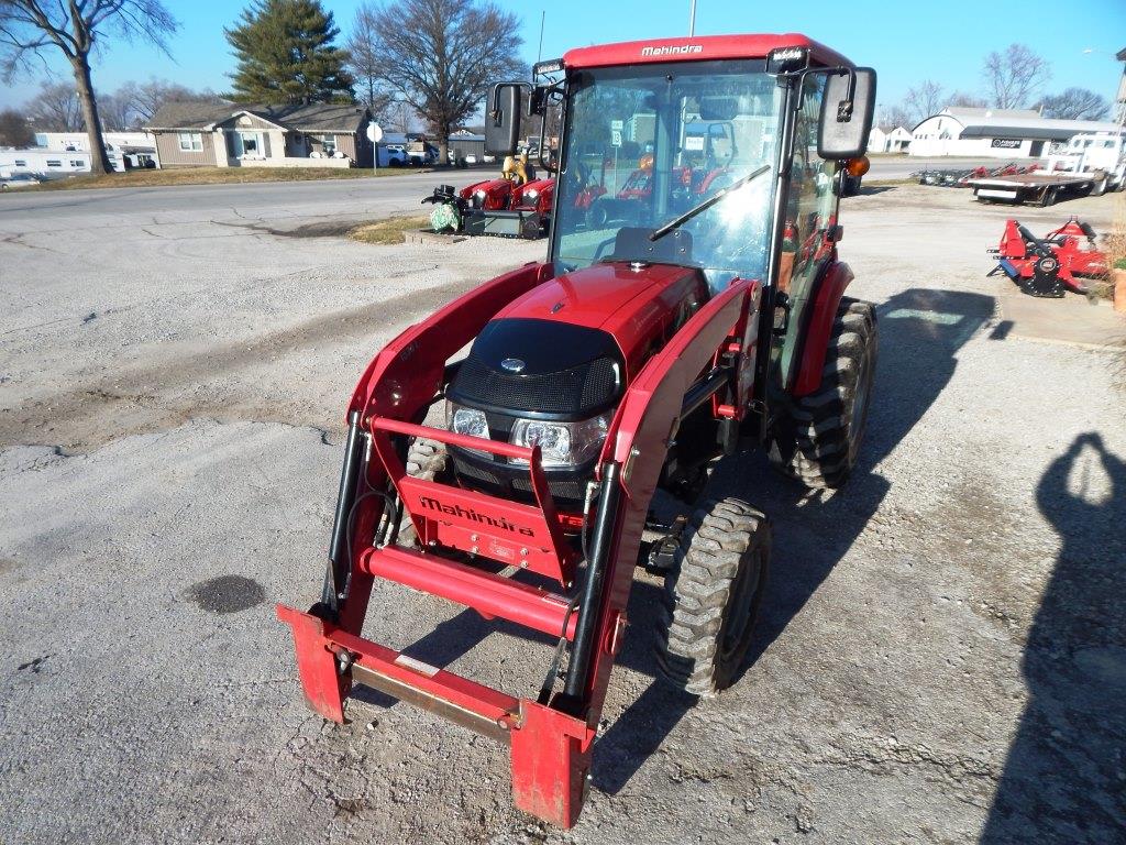 2014 Mahindra 1538 Hydro Cab Tractor