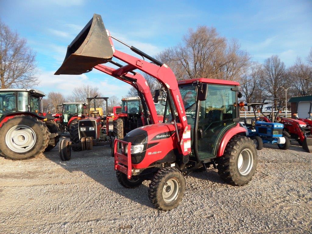 2014 Mahindra 1538 Hydro Cab Tractor