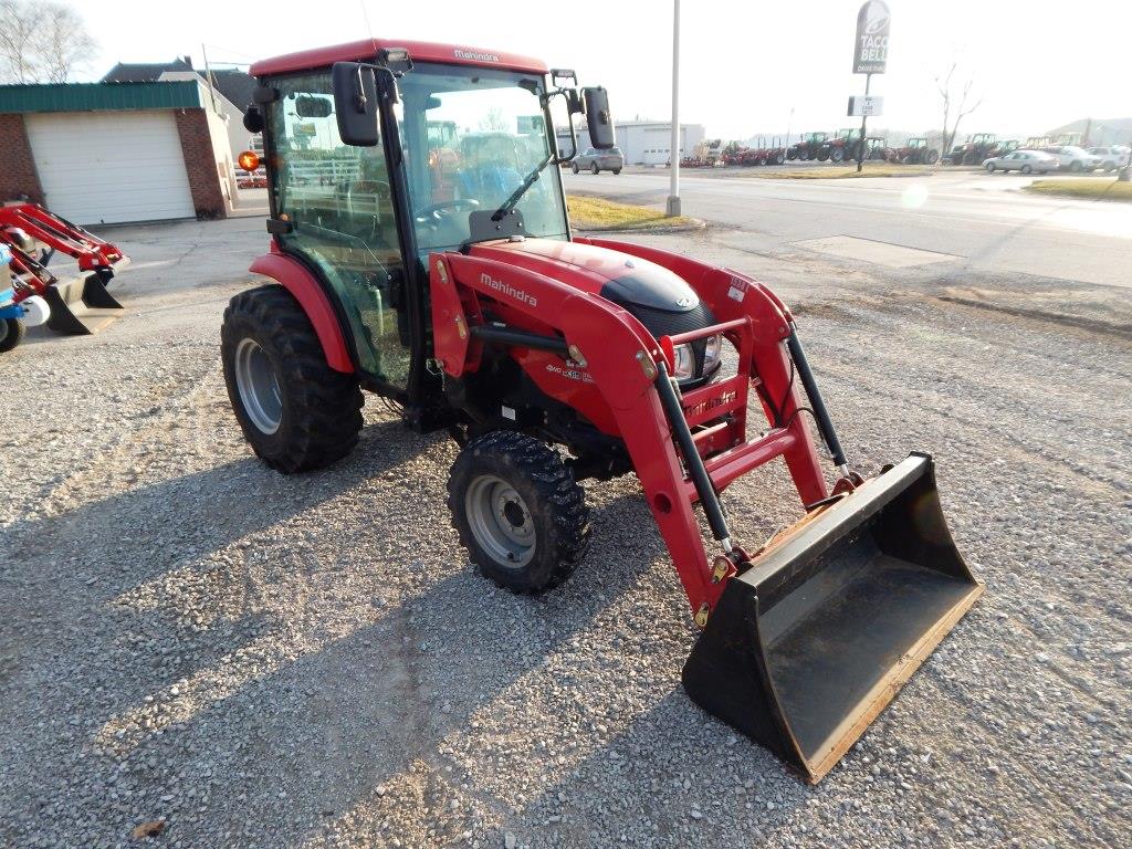 2014 Mahindra 1538 Hydro Cab Tractor