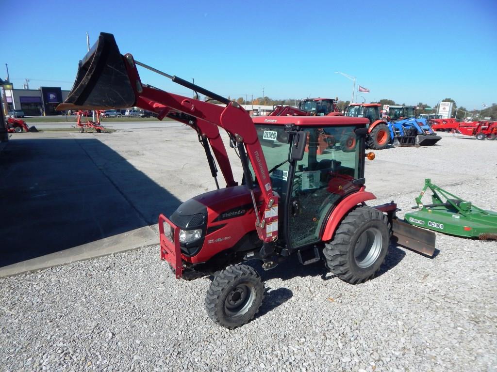 2014 Mahindra 1538 Hydro Cab Tractor