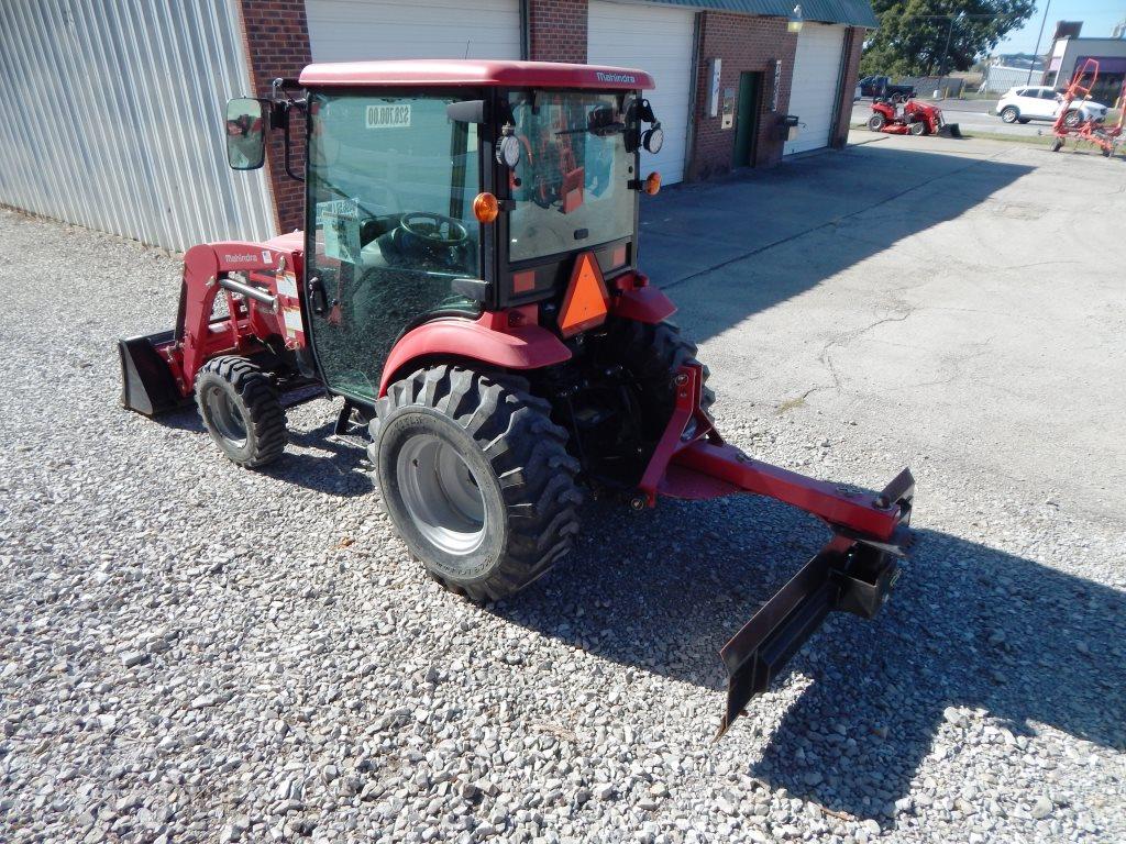 2014 Mahindra 1538 Hydro Cab Tractor