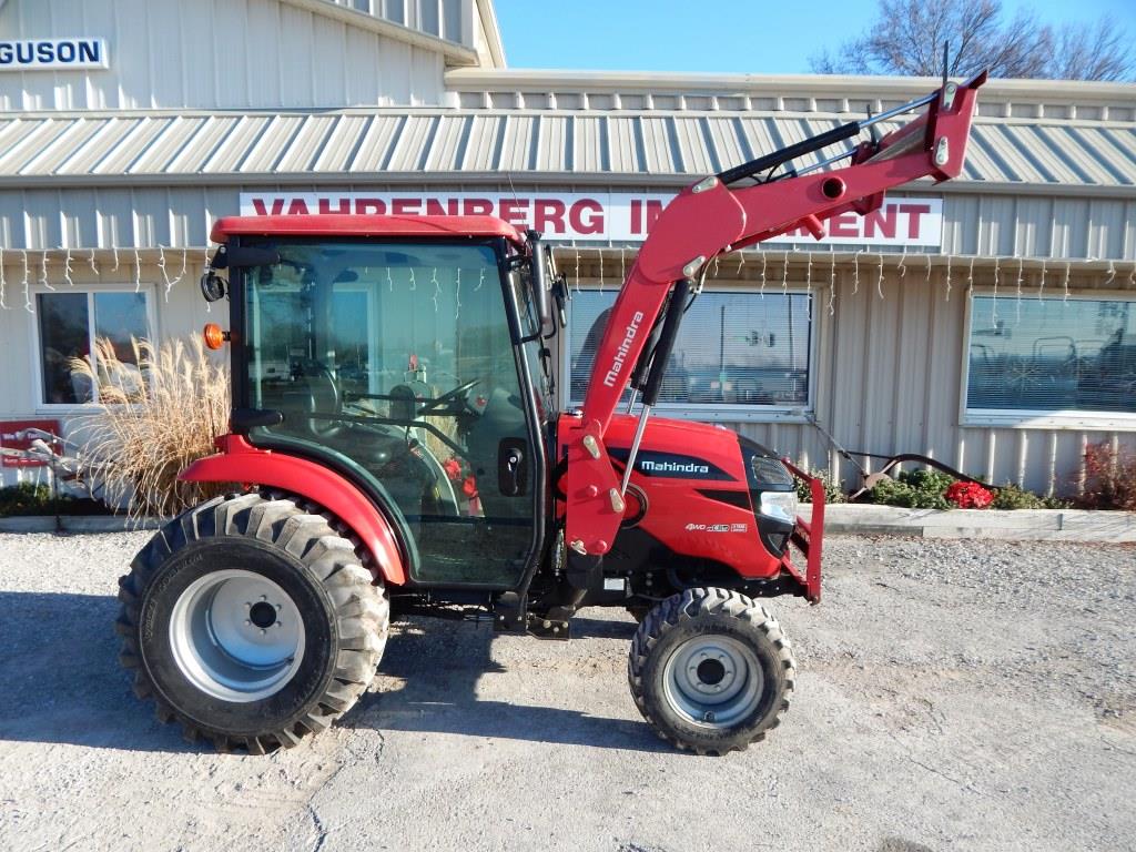 2014 Mahindra 1538 Hydro Cab Tractor