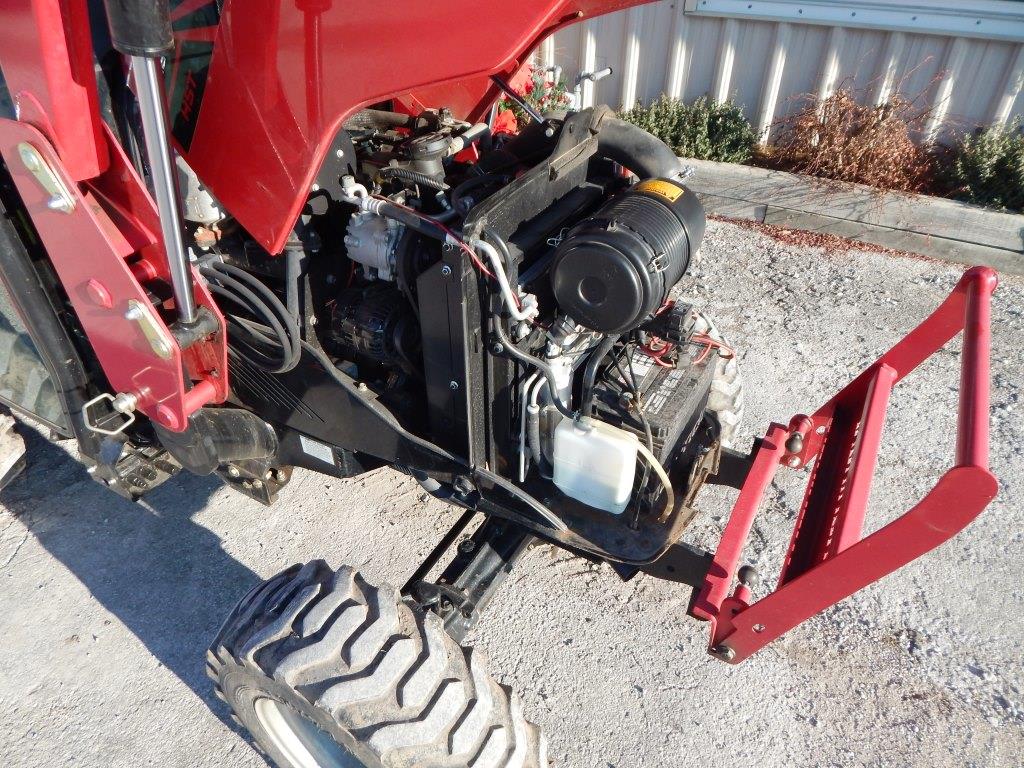 2014 Mahindra 1538 Hydro Cab Tractor