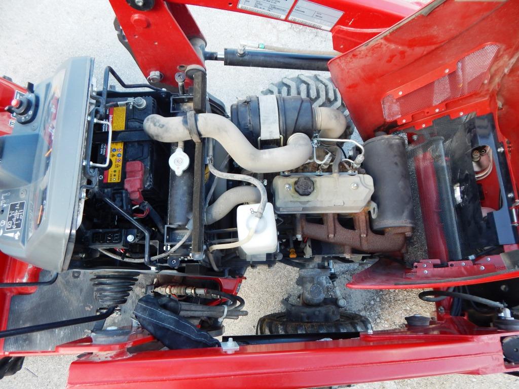2016 Massey Ferguson GC1705 Hydro Tractor