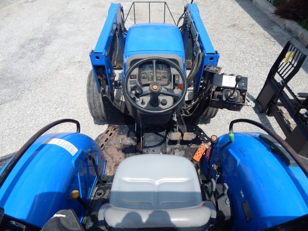 2002 New Holland TN55 Tractor