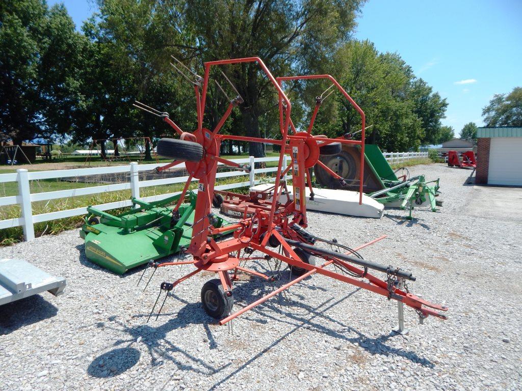 2019 Kuhn GF5202THA Tedder