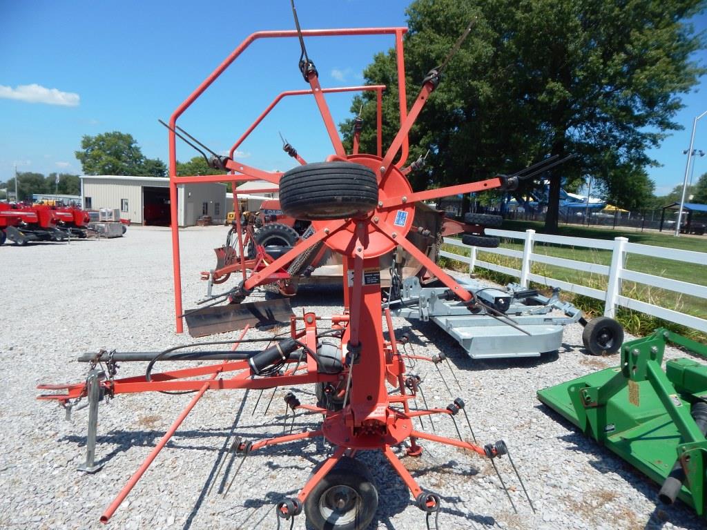 2019 Kuhn GF5202THA Tedder