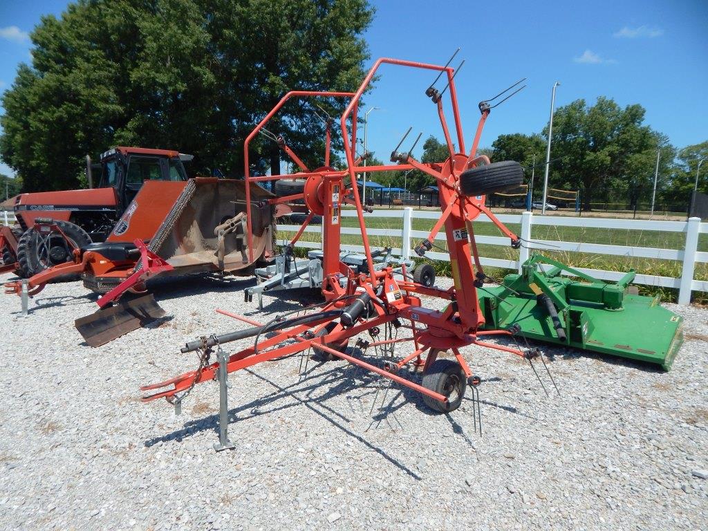 2019 Kuhn GF5202THA Tedder