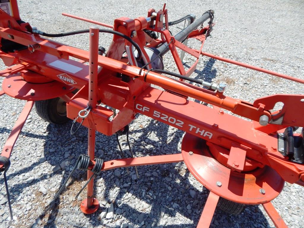 2019 Kuhn GF5202THA Tedder