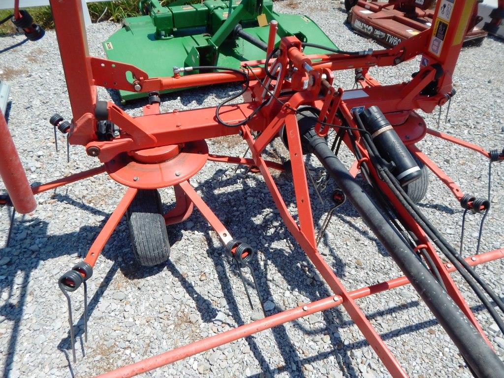 2019 Kuhn GF5202THA Tedder