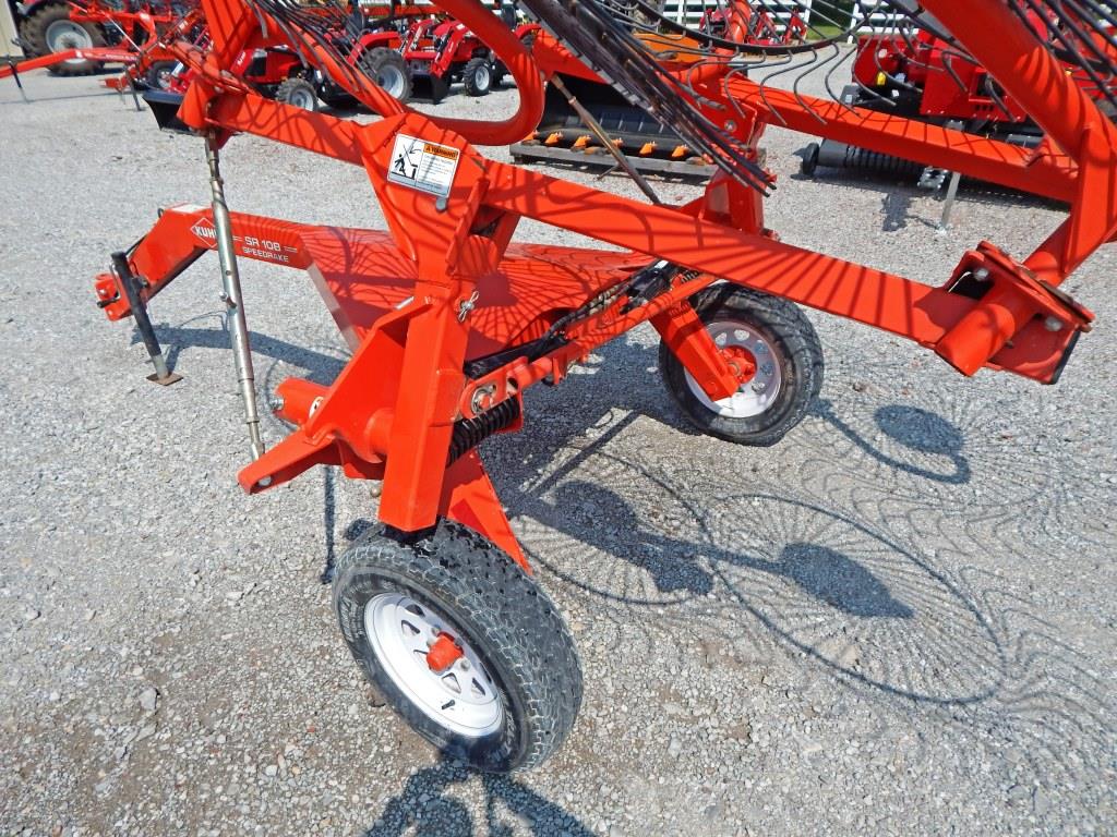 2017 Kuhn SR108 Rake/Wheel