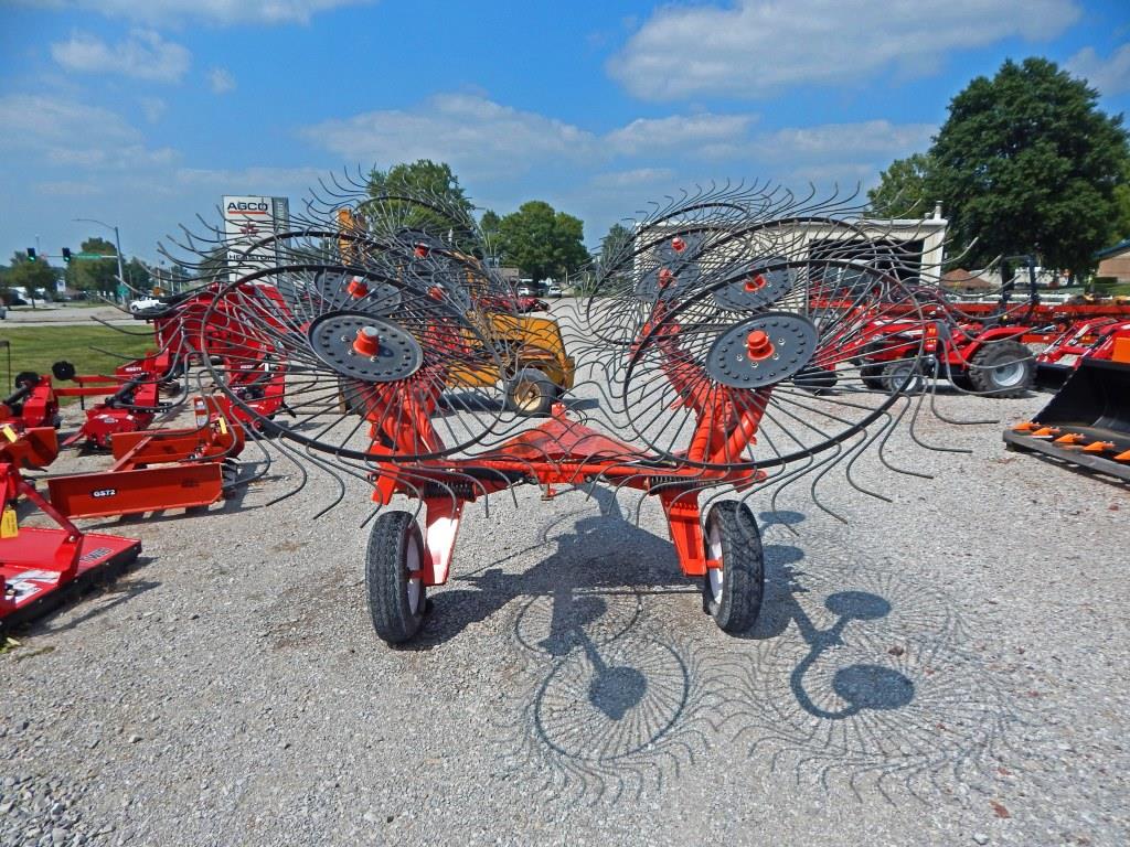 2017 Kuhn SR108 Rake/Wheel