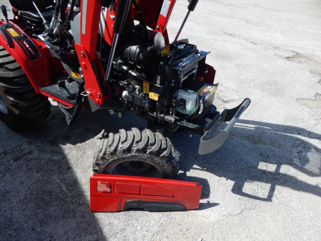 2024 Massey Ferguson 1526 Hydro Tractor