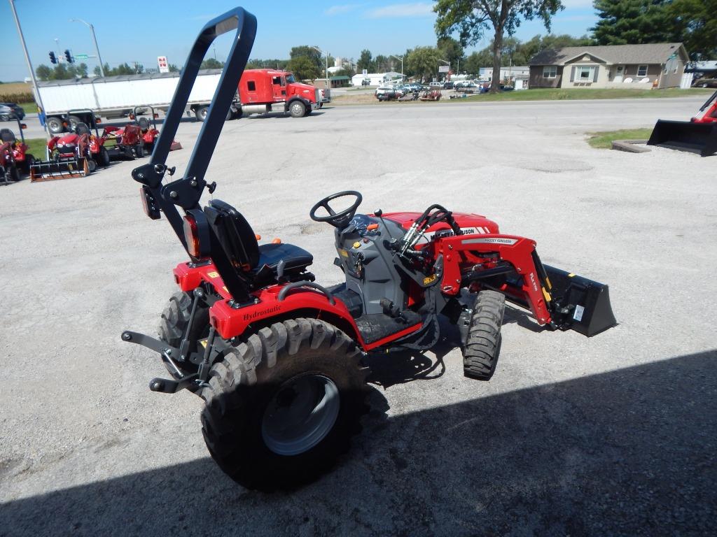 2024 Massey Ferguson 1526 Hydro Tractor