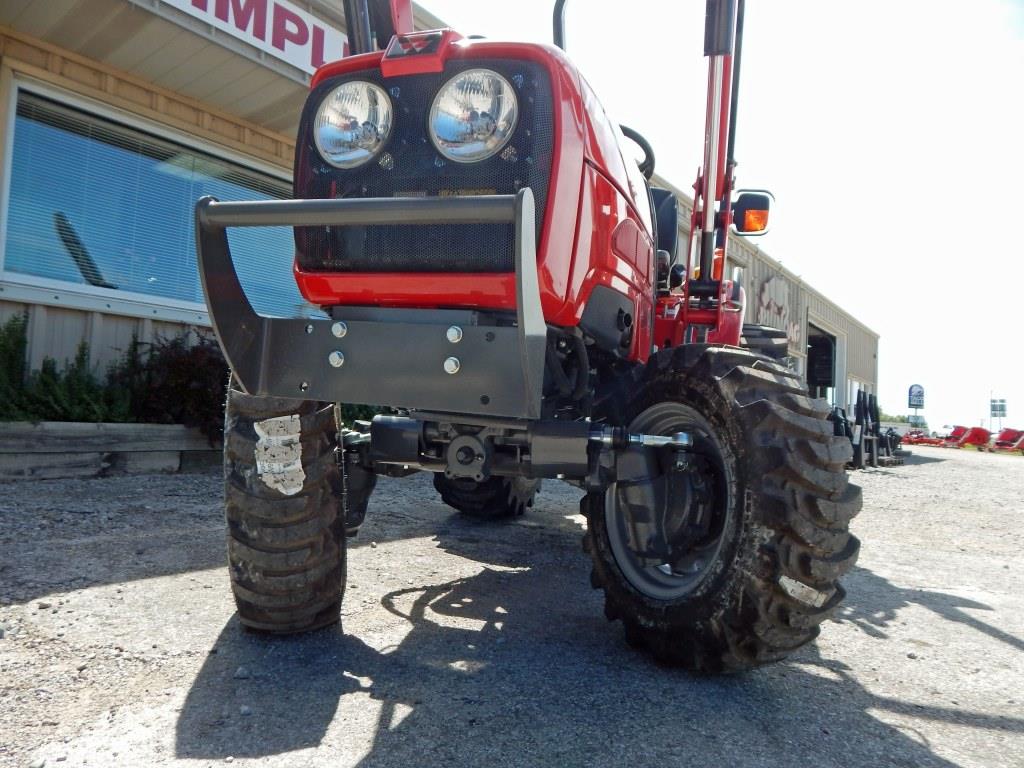 2024 Massey Ferguson 1526 Hydro Tractor