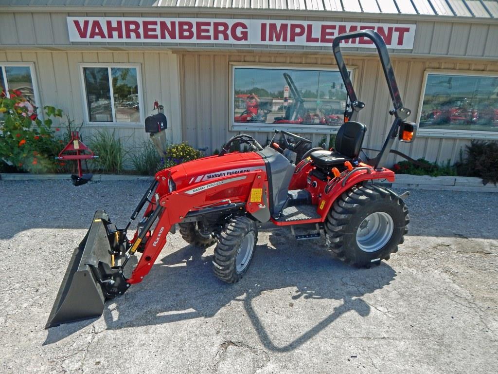 2024 Massey Ferguson 1526 Hydro Tractor