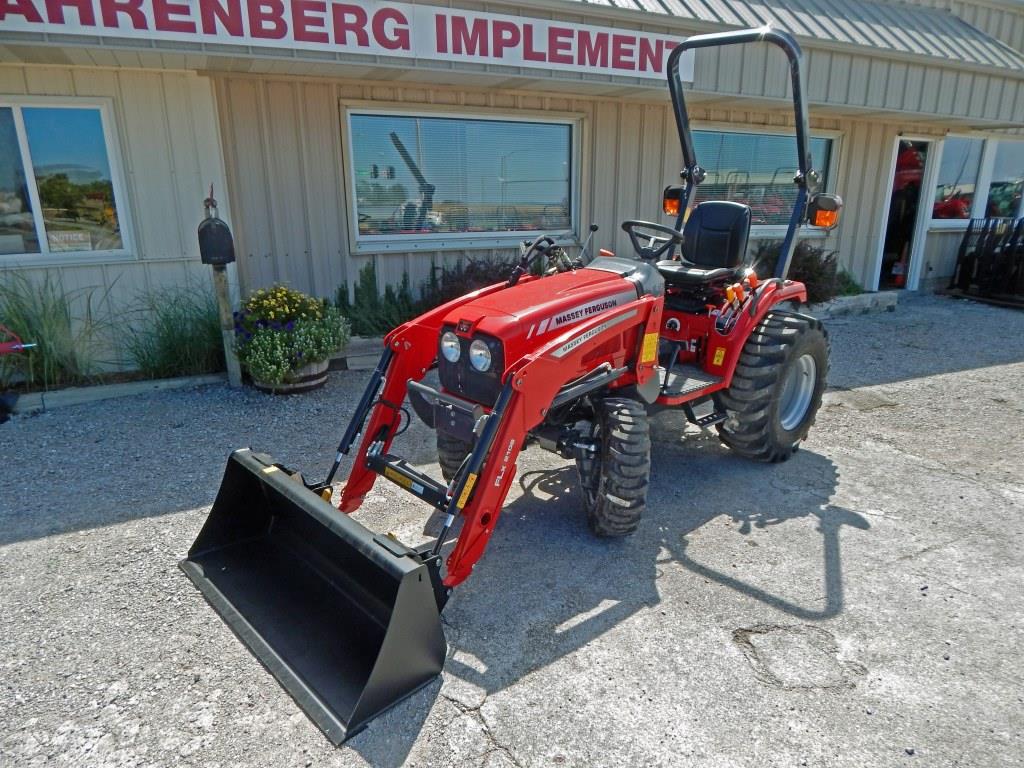 2024 Massey Ferguson 1526 Hydro Tractor