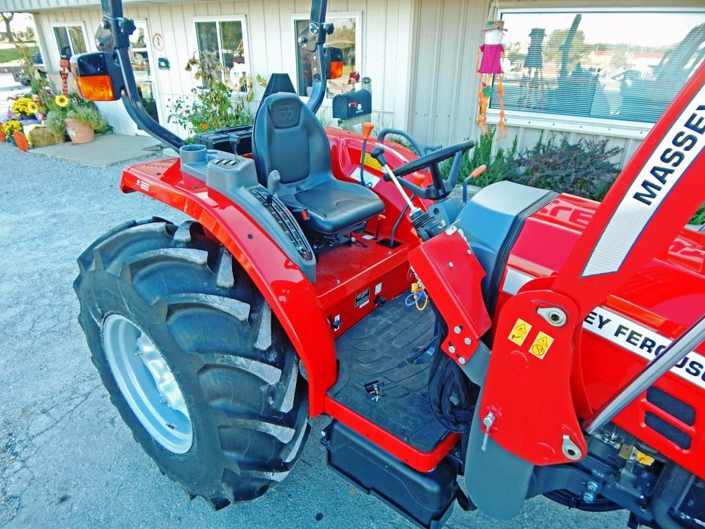 2023 Massey Ferguson 2850E SynchroShuttle Tractor