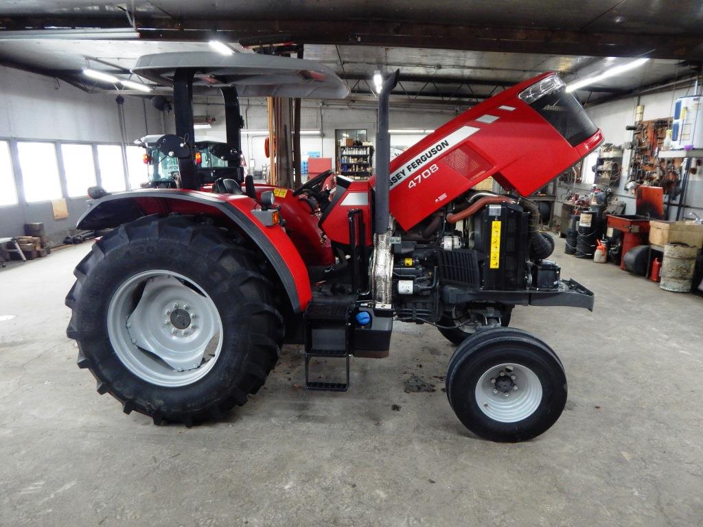 2015 Massey Ferguson 4708 Tractor