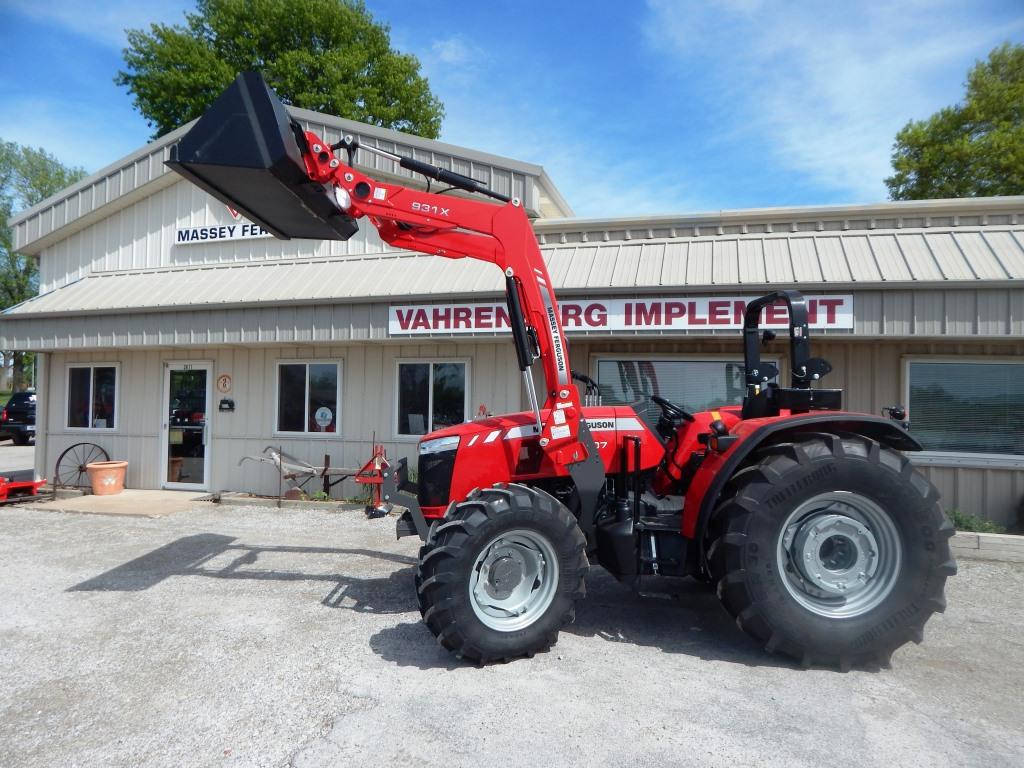 2025 Massey Ferguson 4707 Platform Global Series Tractor