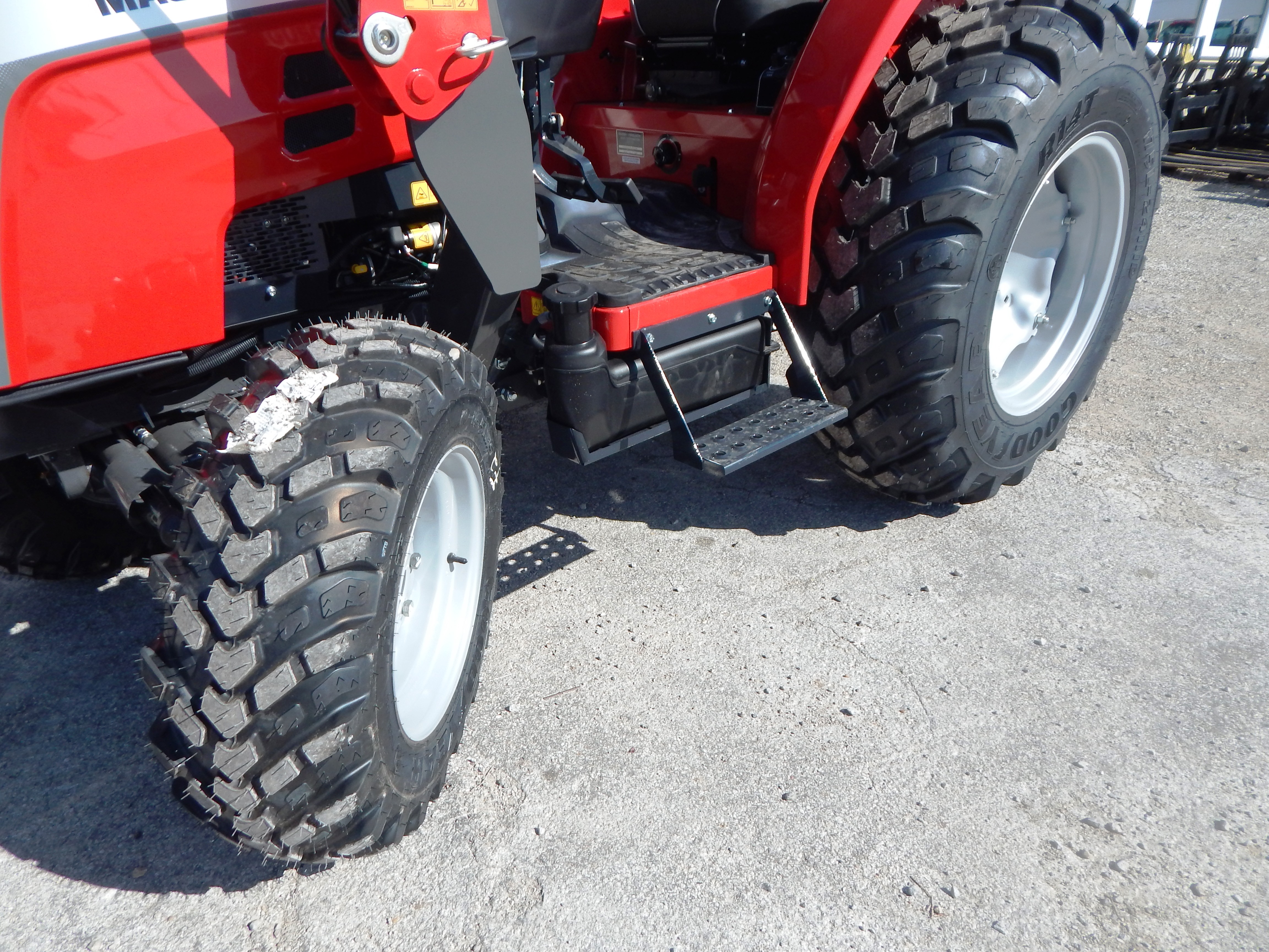 2025 Massey Ferguson 1M.35 eHydro Tractor