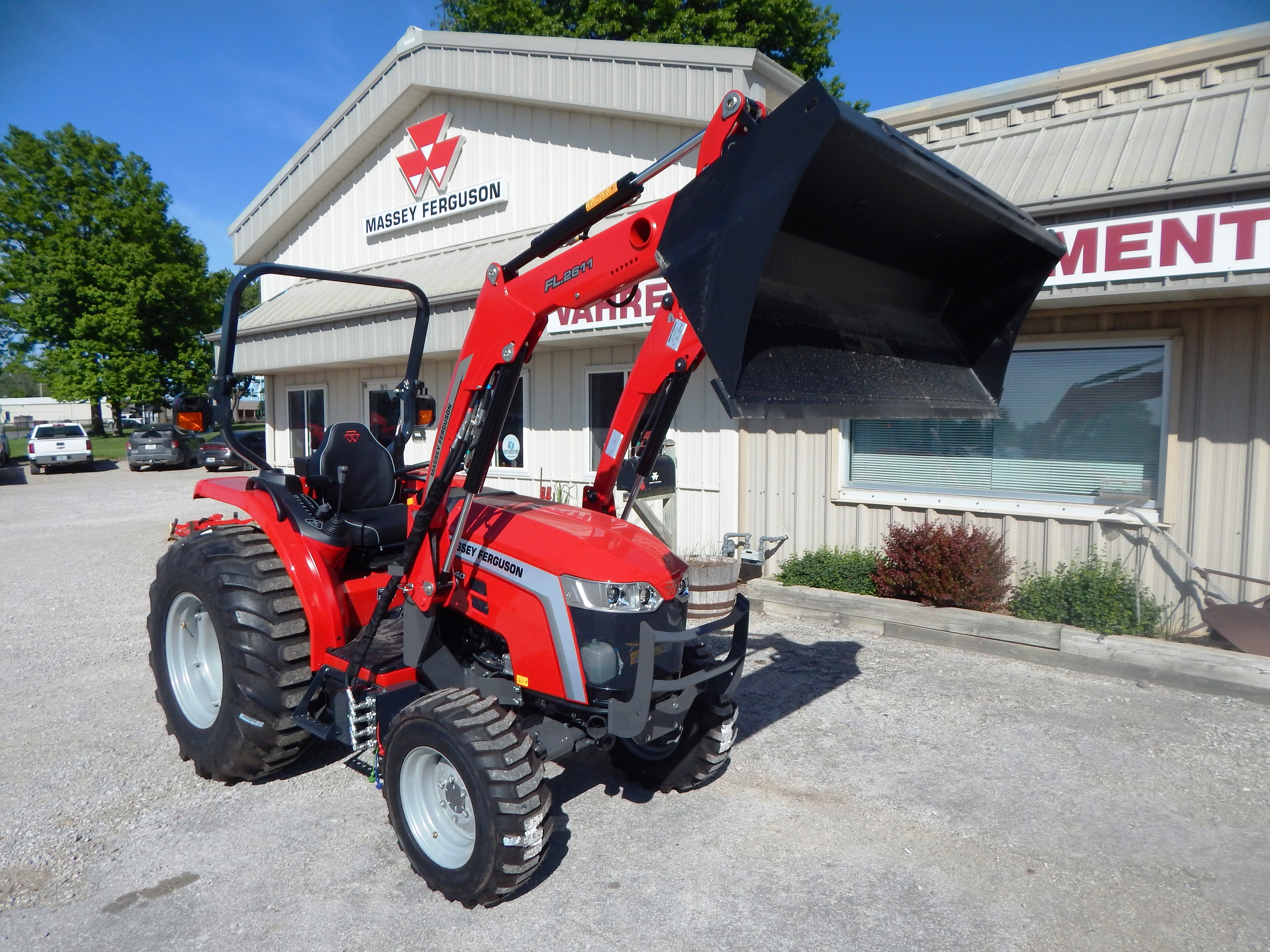 2025 Massey Ferguson 1M.40 eHydro Tractor