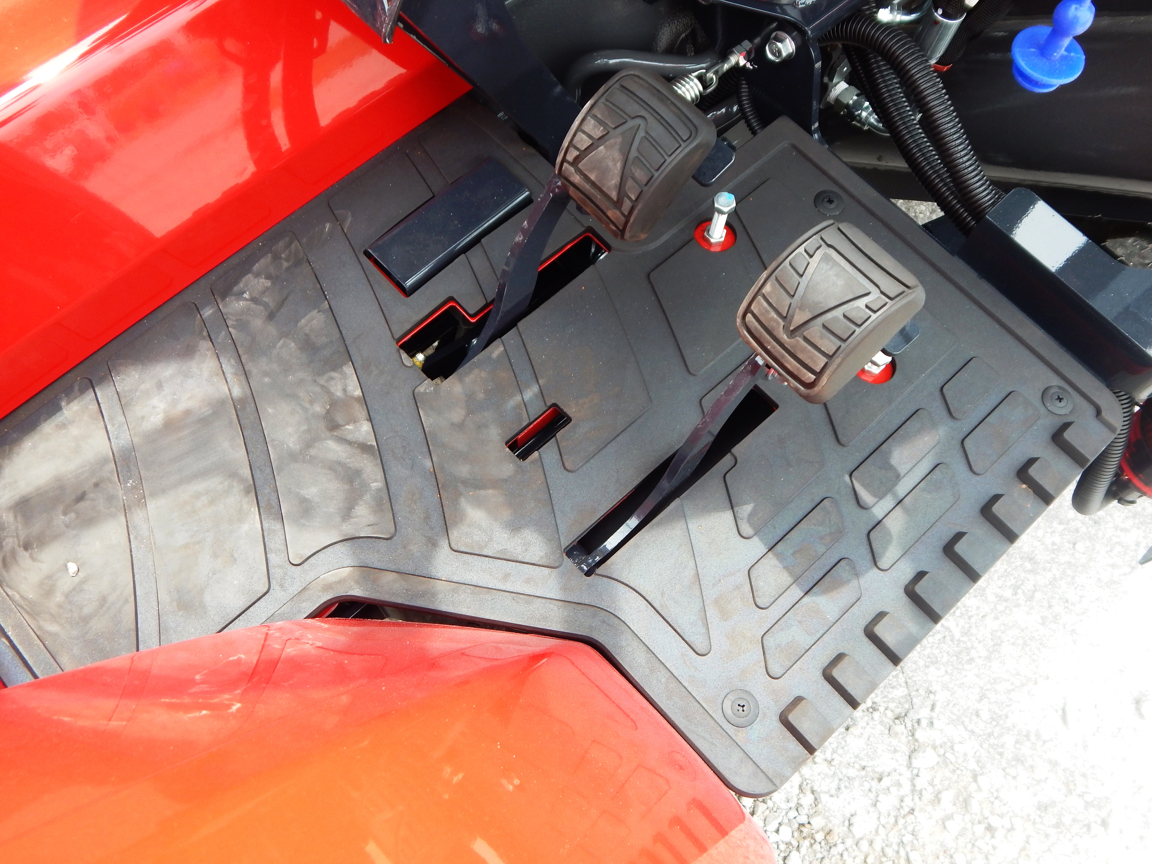 2025 Massey Ferguson 1E.40 Hydrostat Tractor