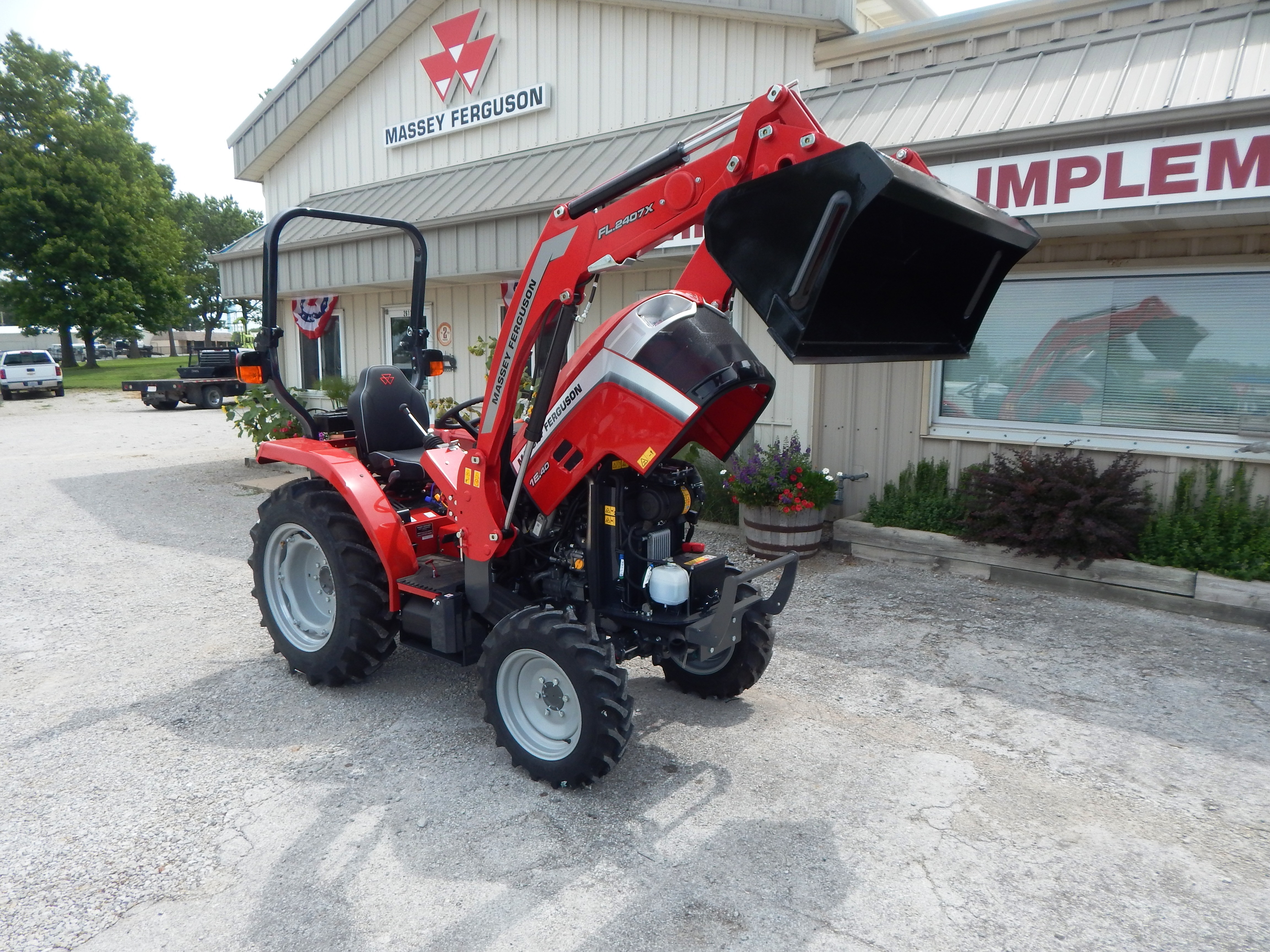 2025 Massey Ferguson 1E.40 Shuttle Tractor