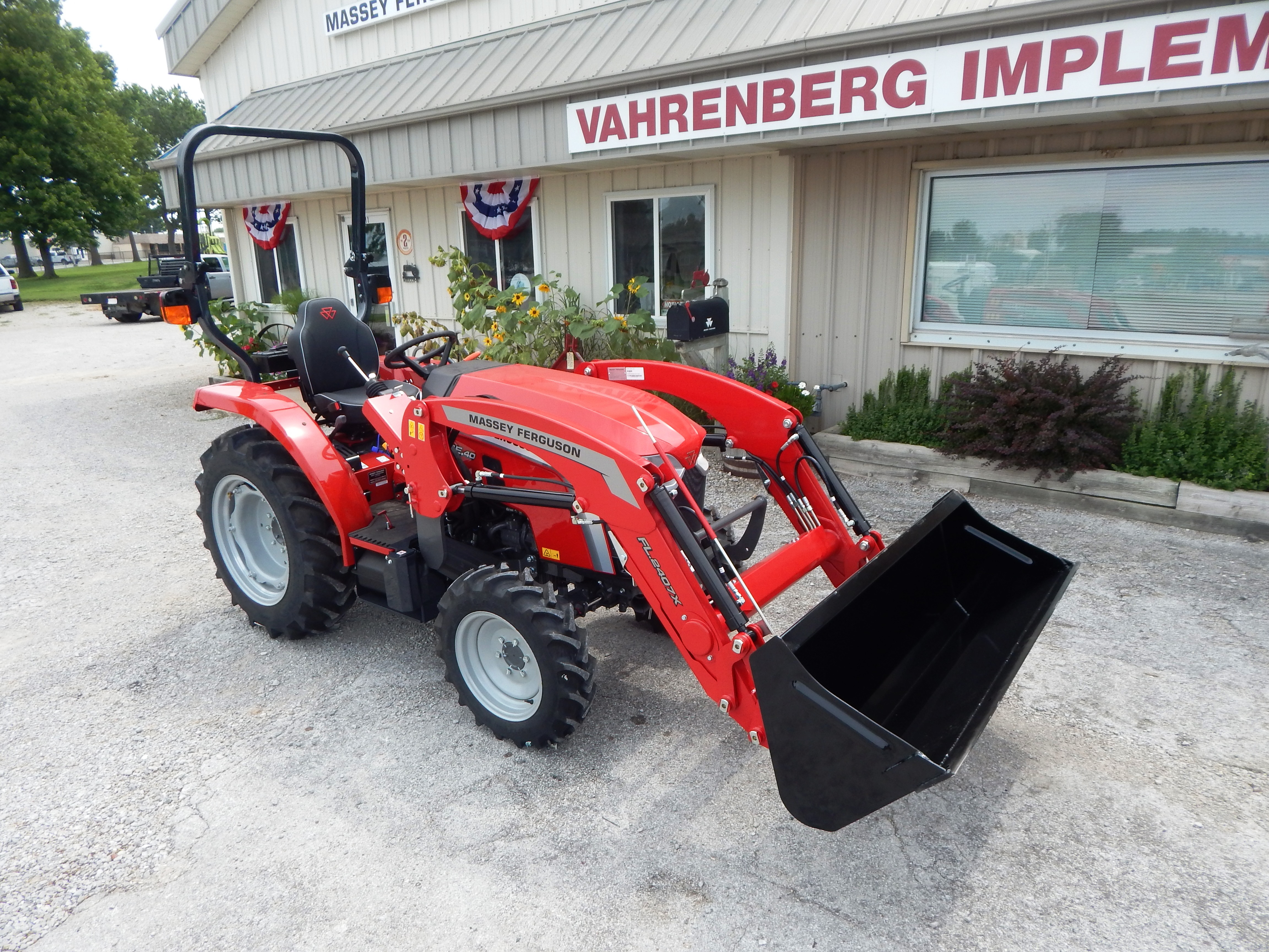 2025 Massey Ferguson 1E.40 Shuttle Tractor