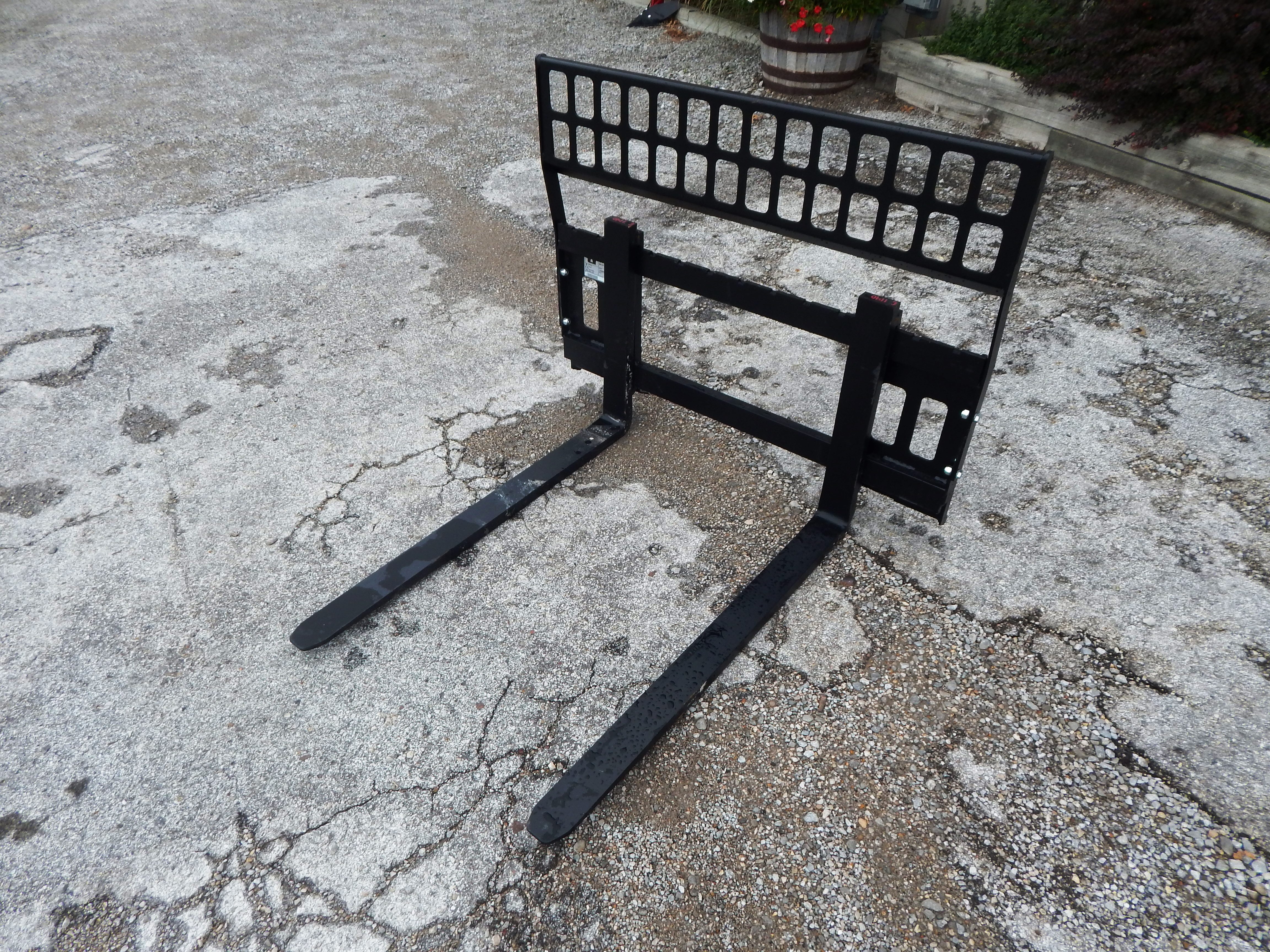 2025 Alo Quicke C1140 Pallet Fork