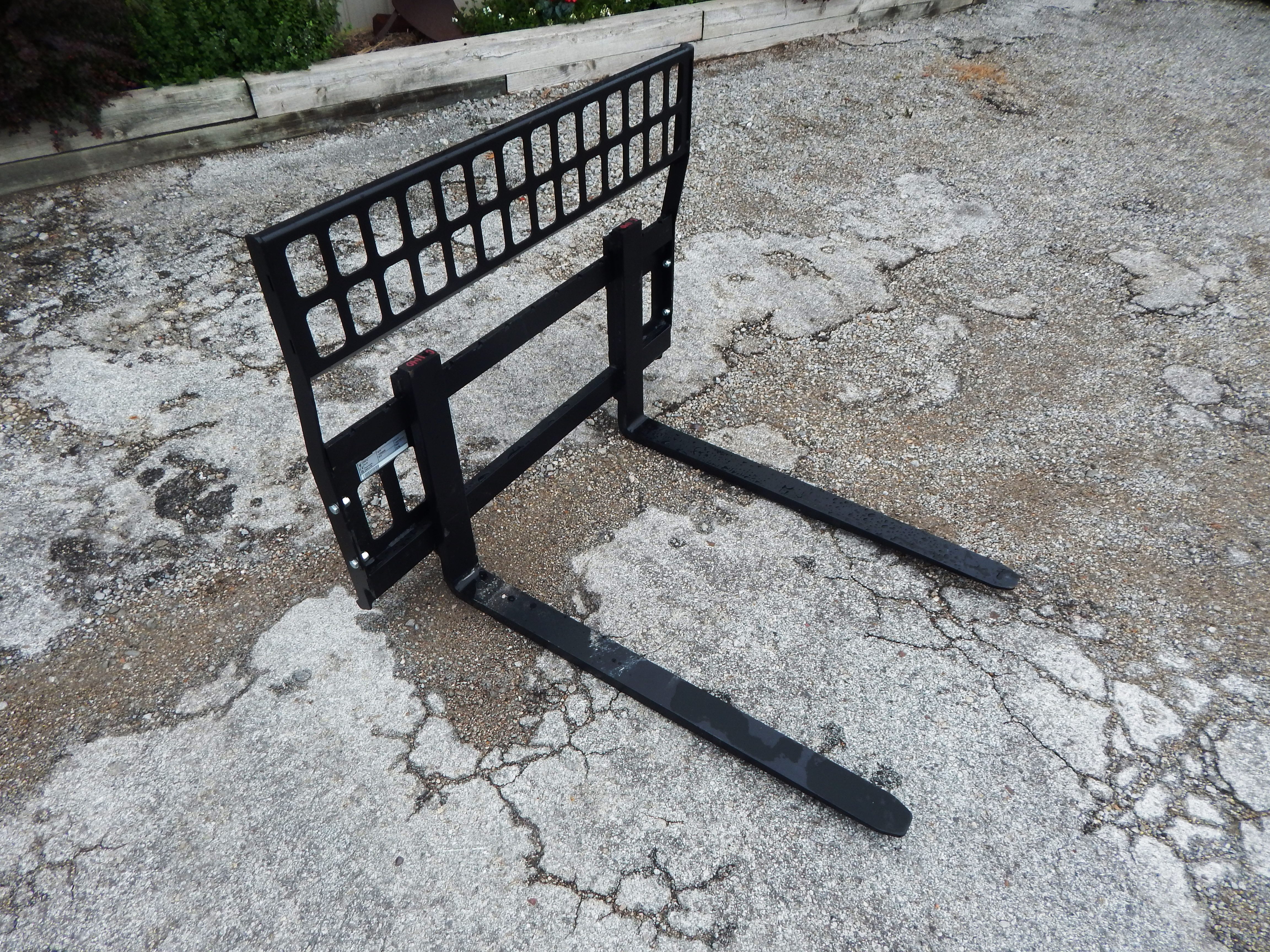 2025 Alo Quicke C1140 Pallet Fork