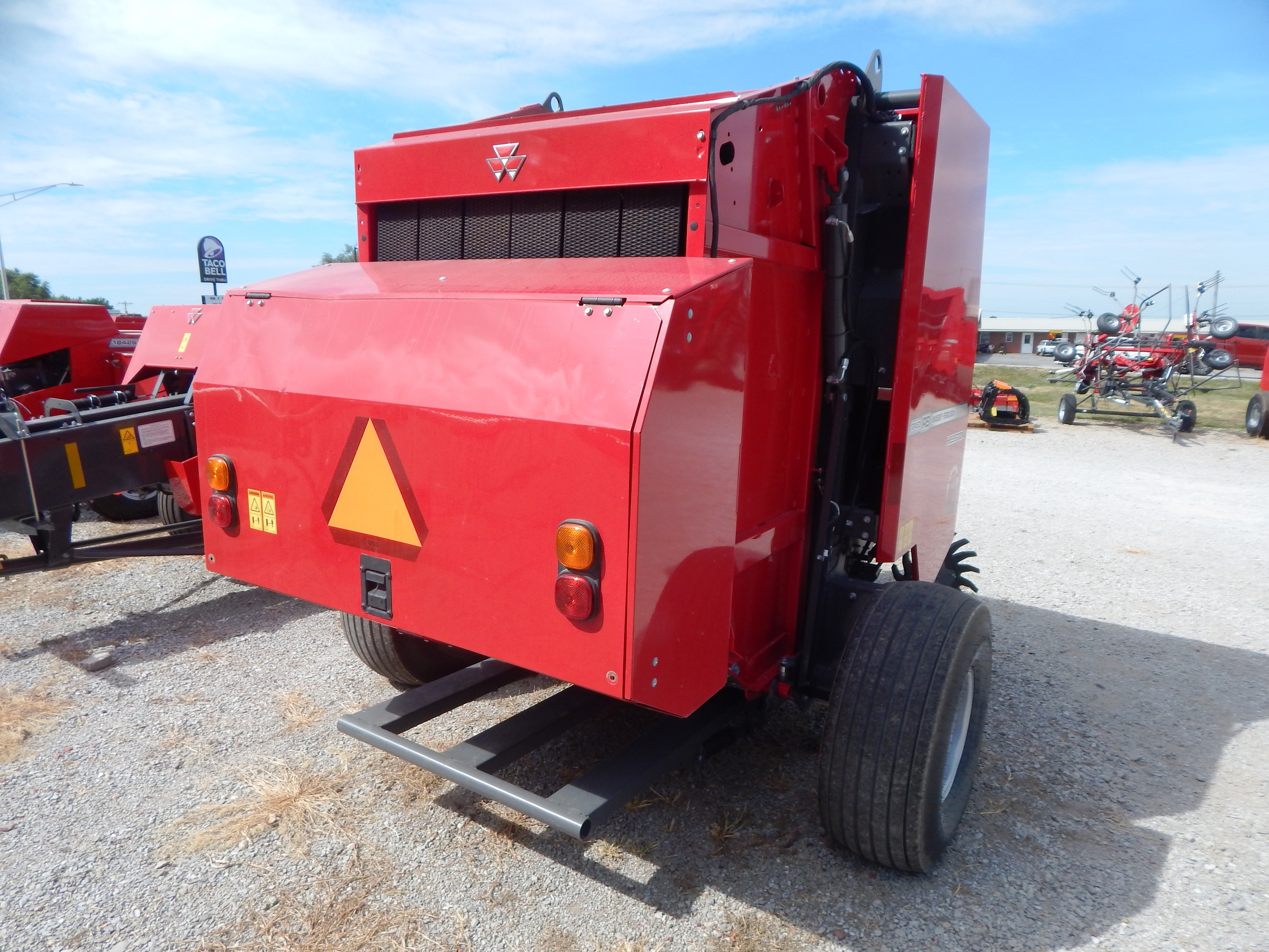 2023 Massey Ferguson 1745D Baler/Round