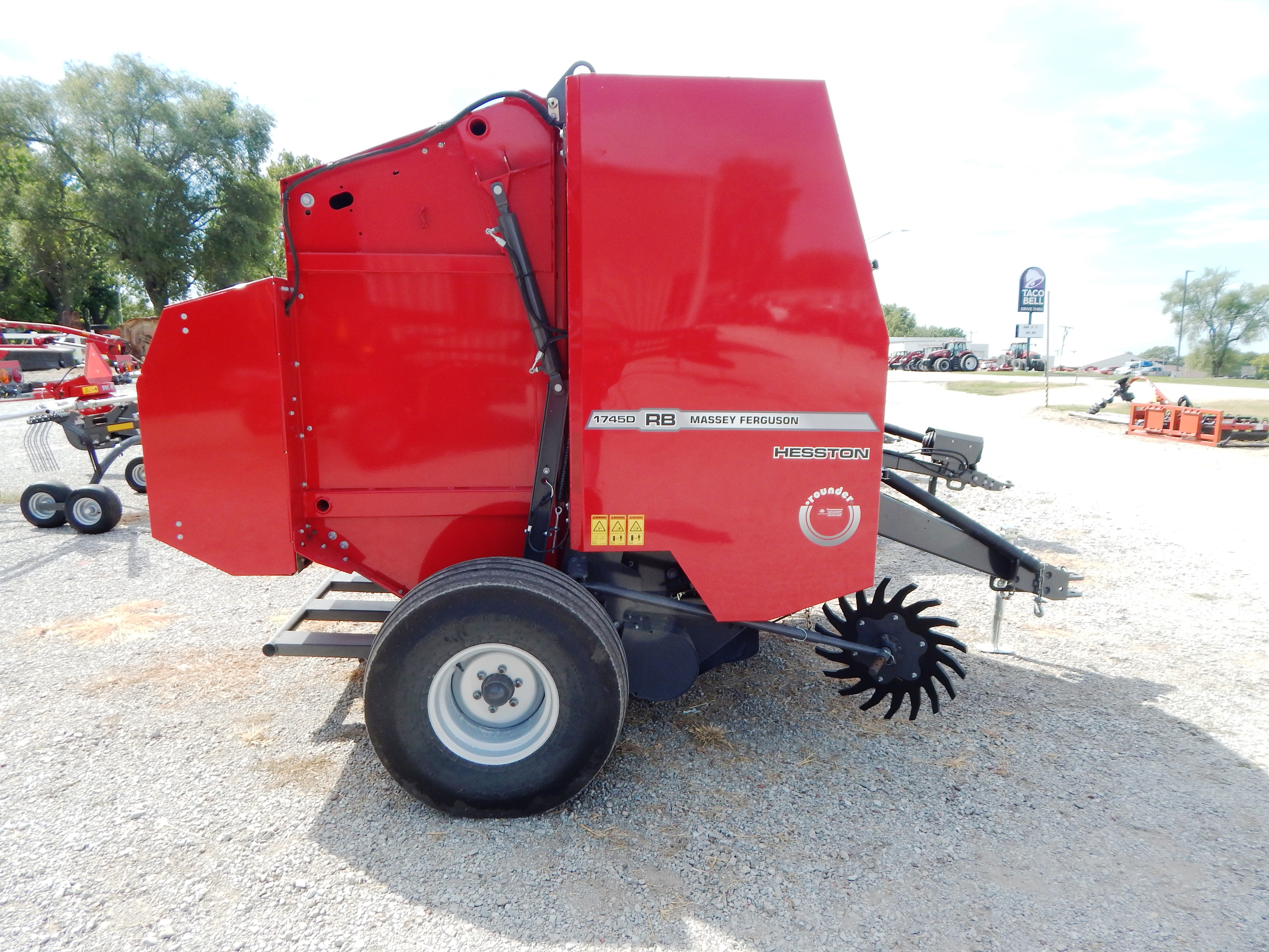 2023 Massey Ferguson 1745D Baler/Round
