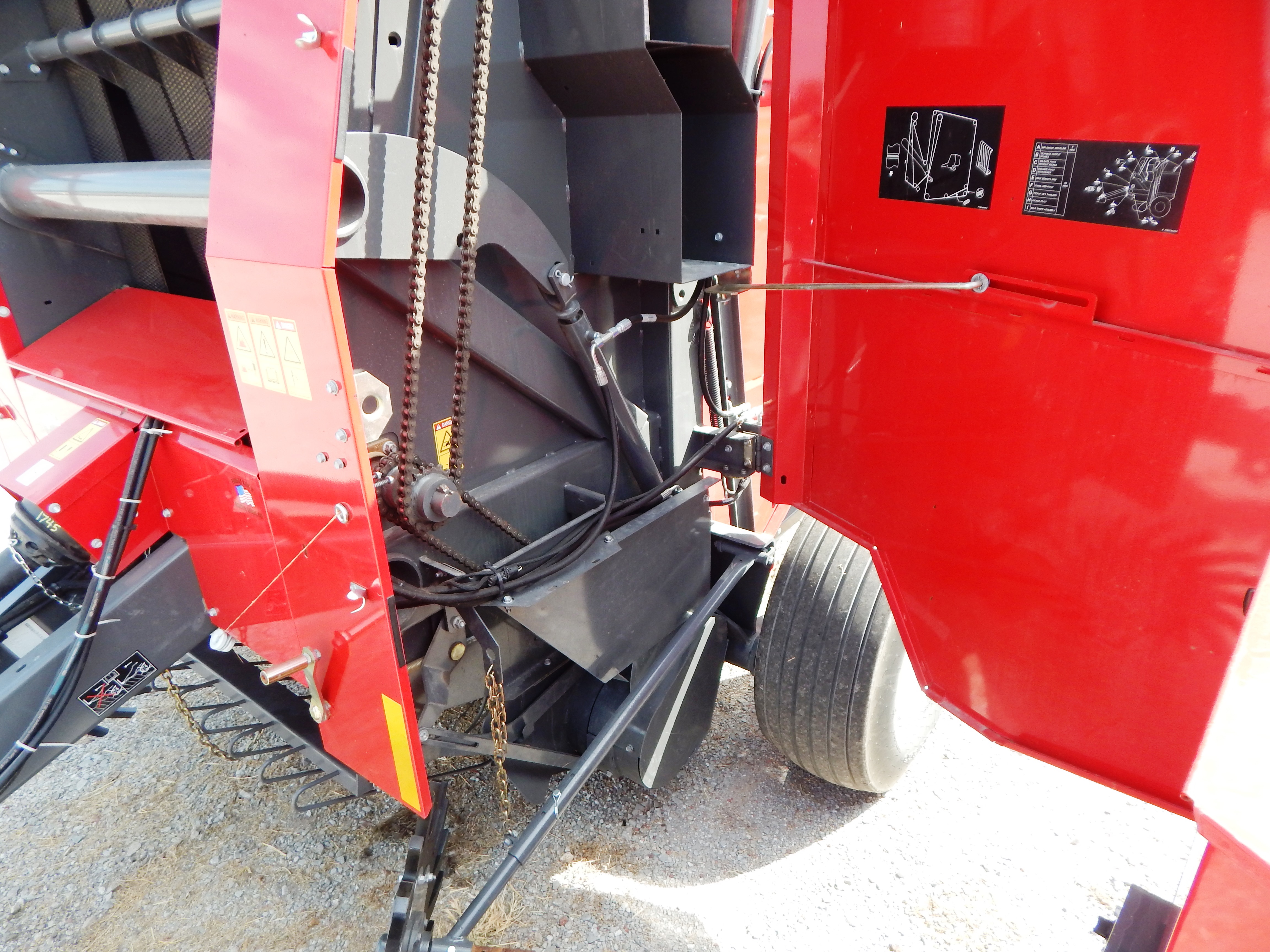 2023 Massey Ferguson 1745D Baler/Round