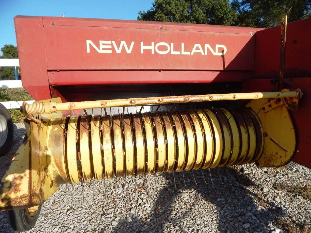 1982 New Holland 311 Baler/Square