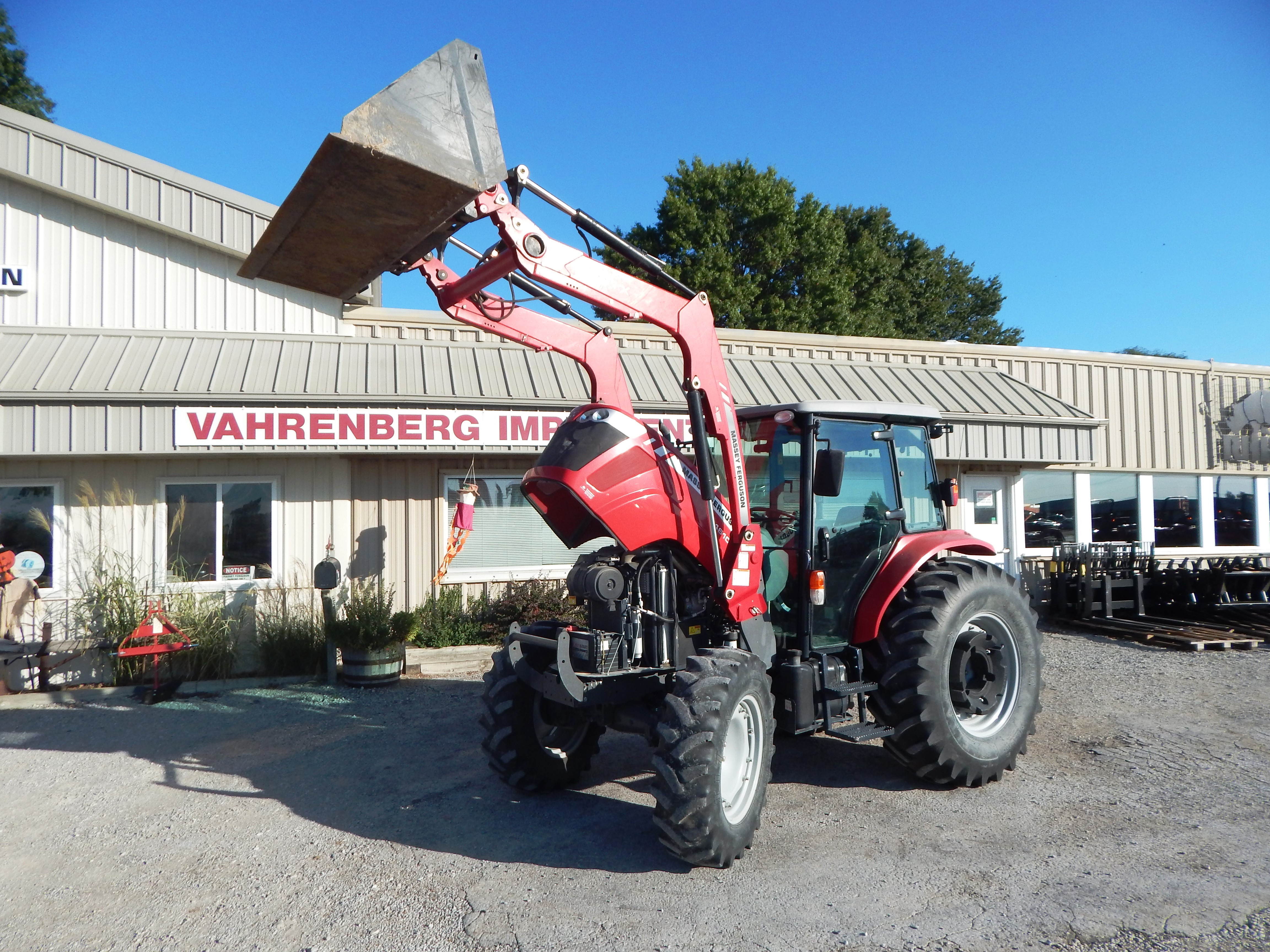 2014 Massey Ferguson 4610 Tractor