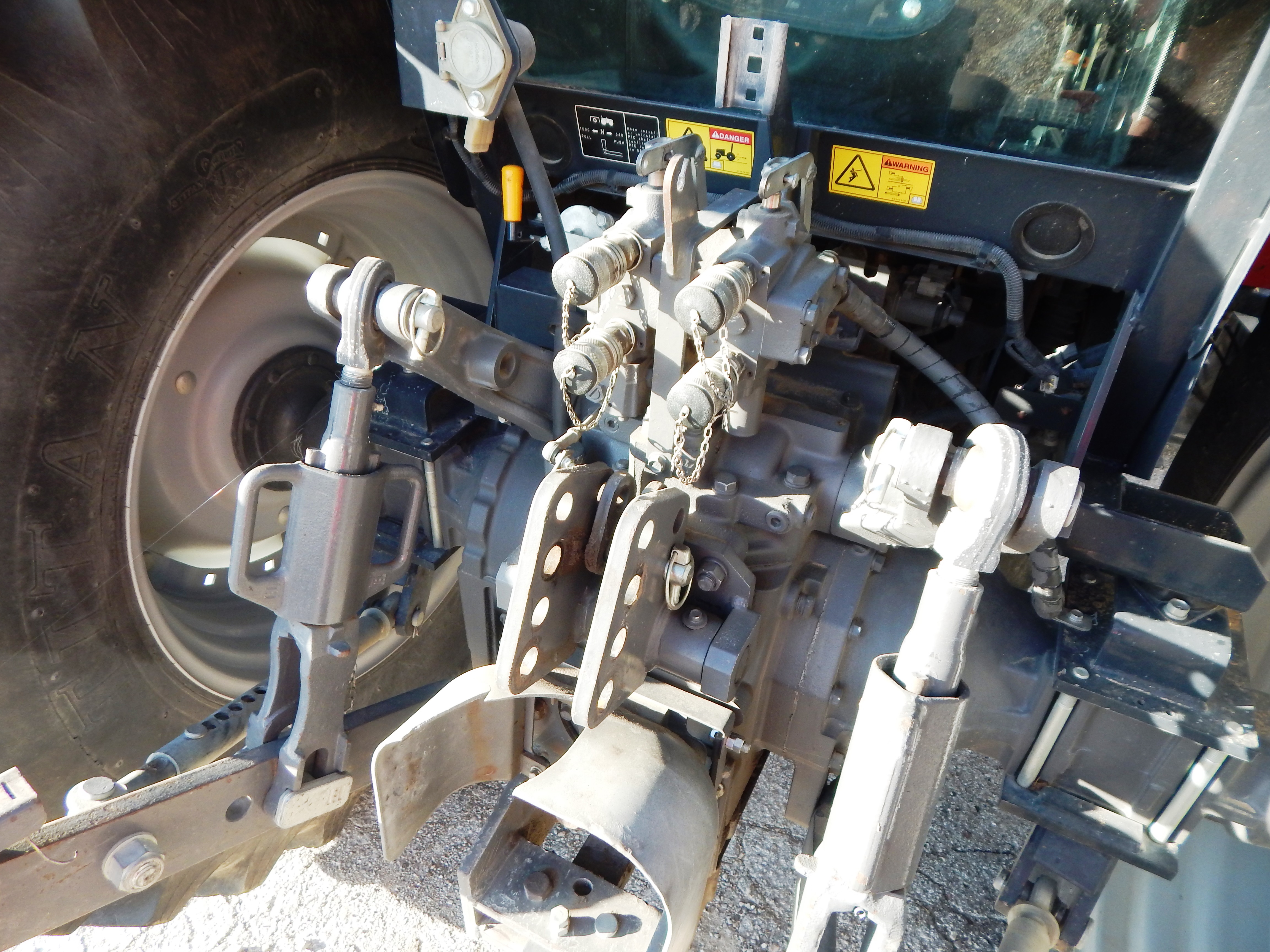 2014 Massey Ferguson 4610 Tractor